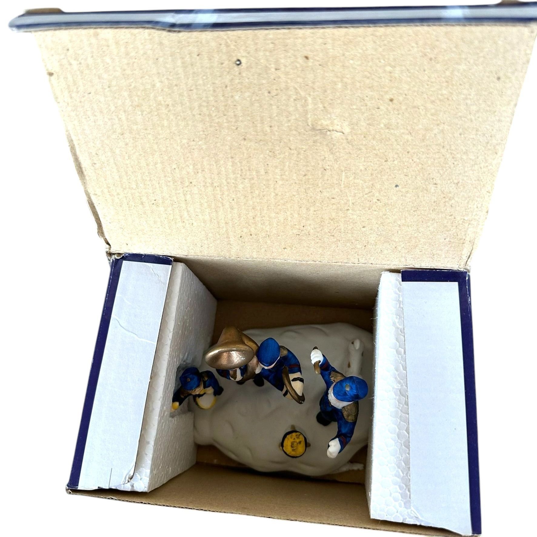 Vintage VTG Porcelain Band Conductor Puppy Figurine Please Give Chr Size ONE SIZE - 10 Thumbnail