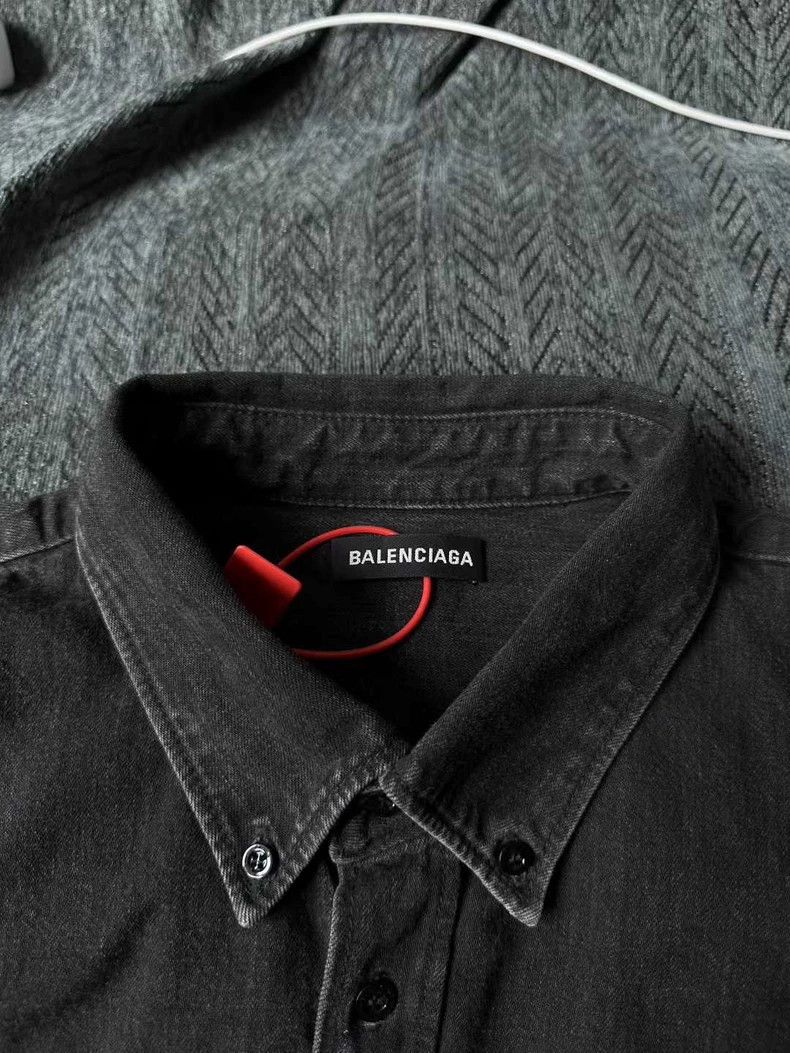 Balenciaga Balenciaga size 38 Back logo denim short sleeve shirt Size US XS / EU 42 / 0 - 3 Thumbnail