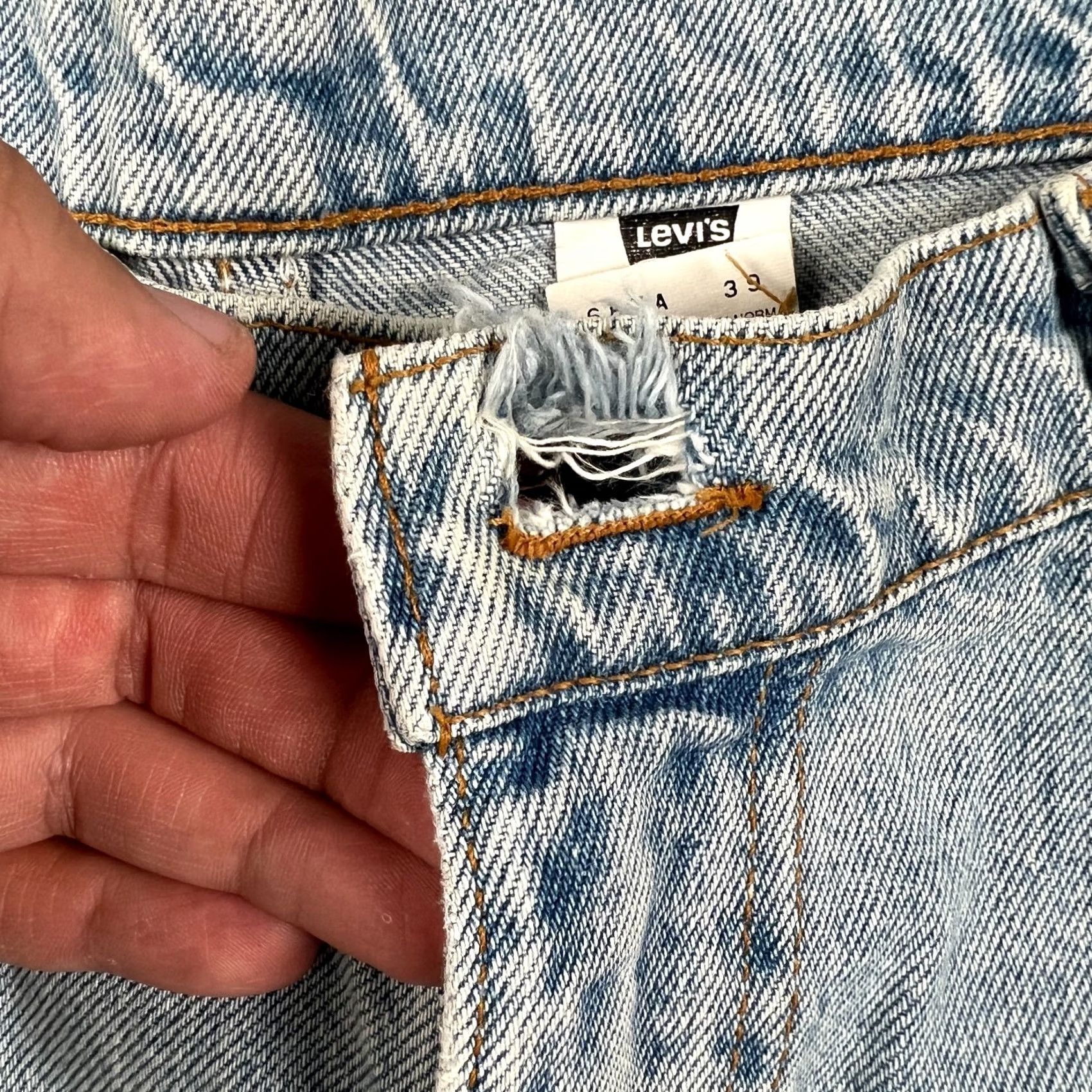 Levi's VINTAGE Levi's 560 Loose Fit Denim Jean Shorts Jorts 34x11 Men Blue USA Made 90s Size US 34 / EU 50 - 6 Thumbnail