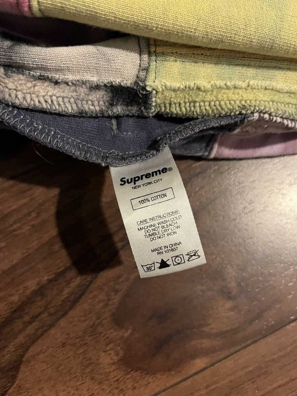 Supreme Supreme tie dye patchwork sweatpants Size US 30 / EU 46 - 5 Thumbnail