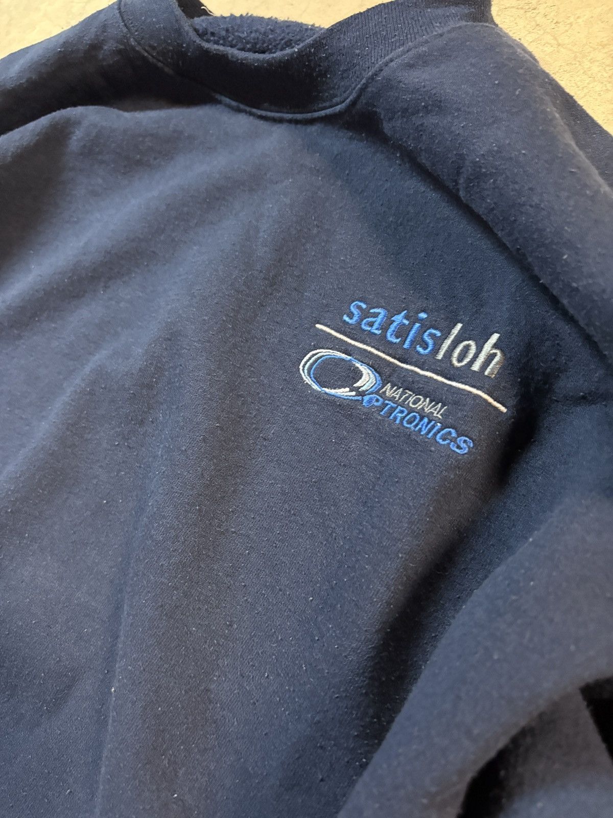 Vintage Vintage 00's Satisloh Crewneck Sweatshirt Navy Size Medium Size US L / EU 52-54 / 3 - 2 Thumbnail