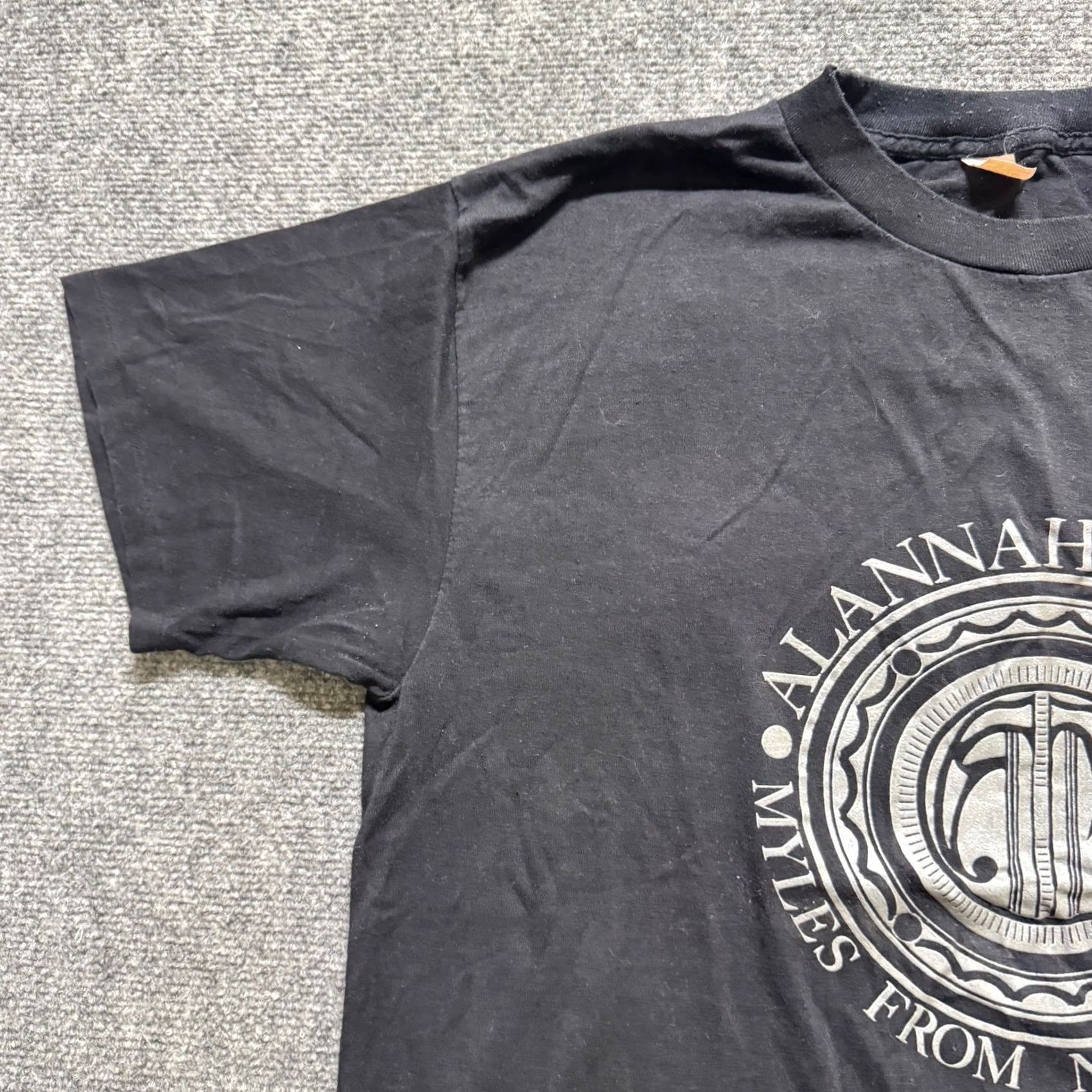 The Unbranded Brand VINTAGE Alannah Myles T-Shirt Mens XL 1990s Myles From Nowhere Single Stitch Black Regular Size XL Mens Pre-owned Distressing Fade Flaws Shown Size US XL / EU 56 / 4 - 7 Thumbnail