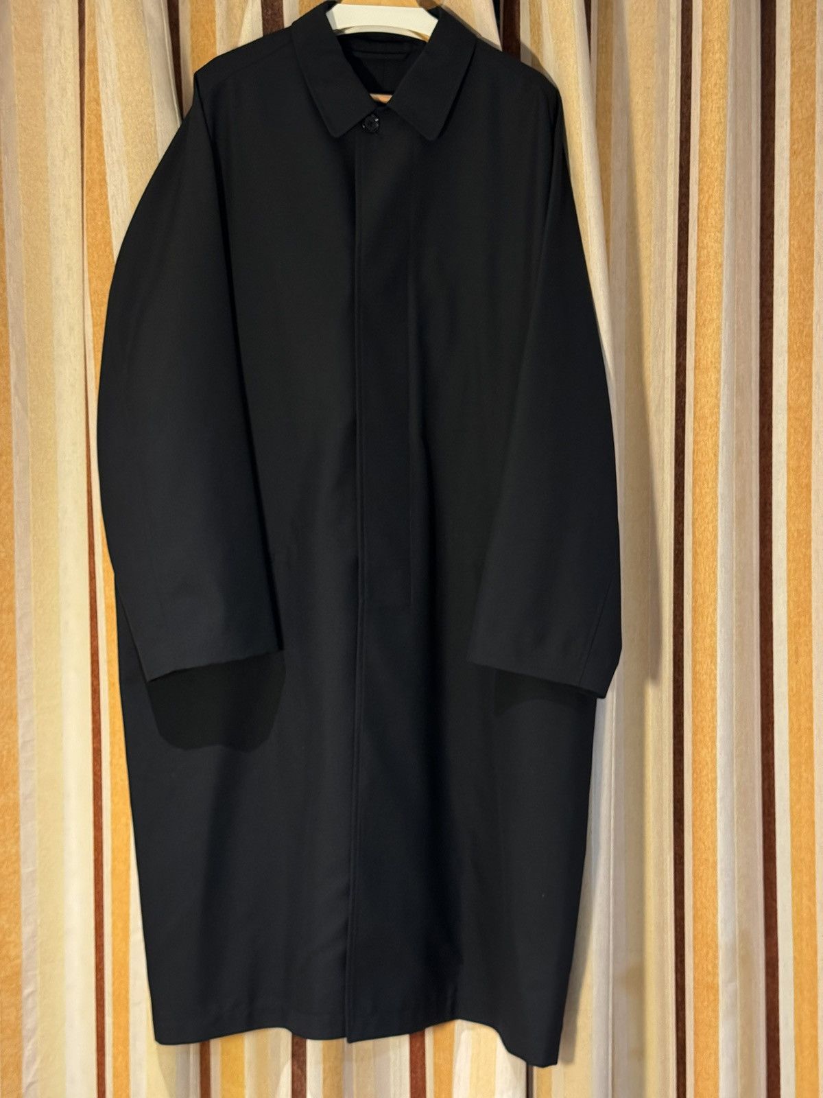 Lemaire Lemaire Men’s Black Wool Raglan Light Coat Trench Coat 50 Size US M / EU 48-50 / 2 - 14 Thumbnail