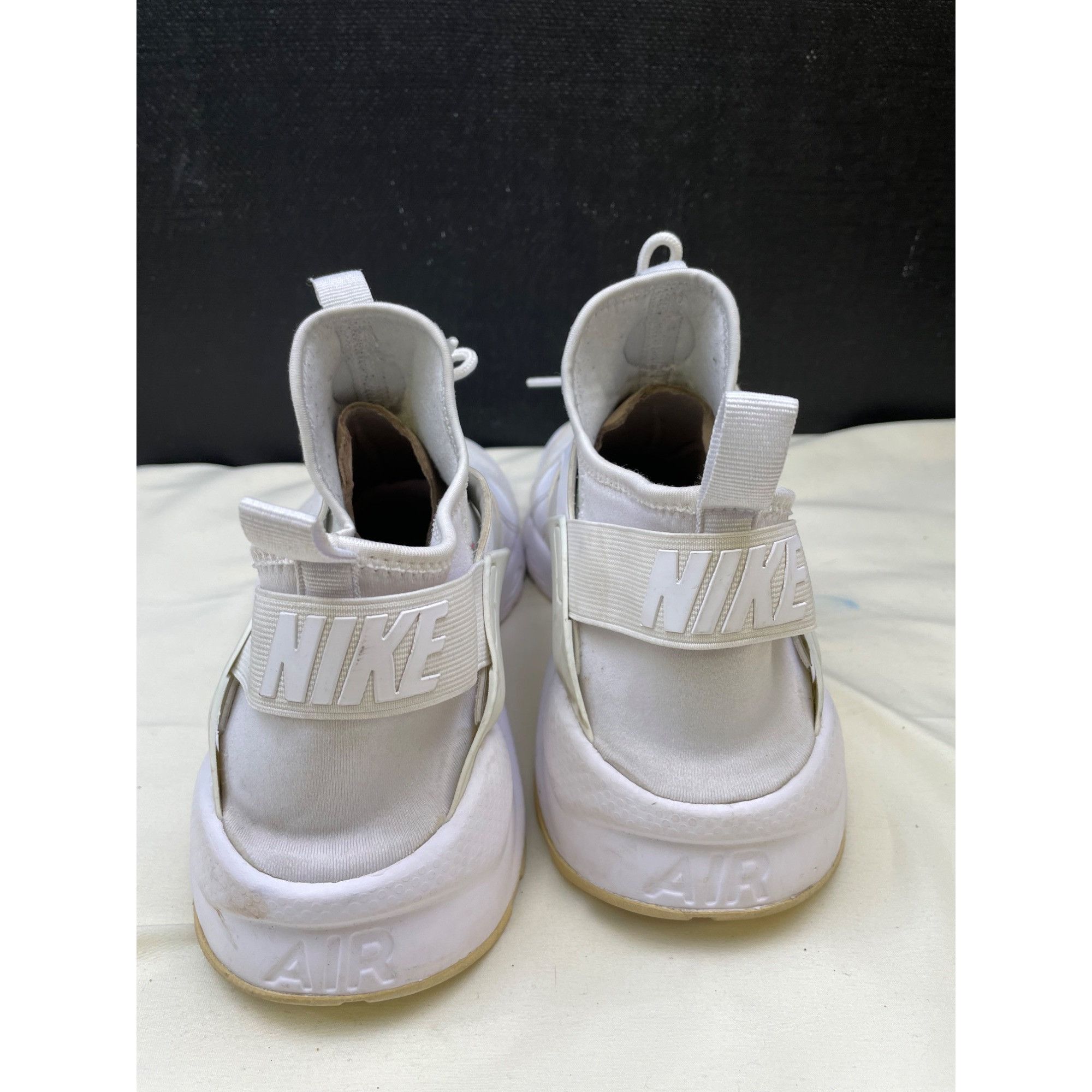 Nike Nike Air Huarache Mens White Beige Slip on Sneakers Shoes SI Size US 12 / EU 45 - 5 Thumbnail