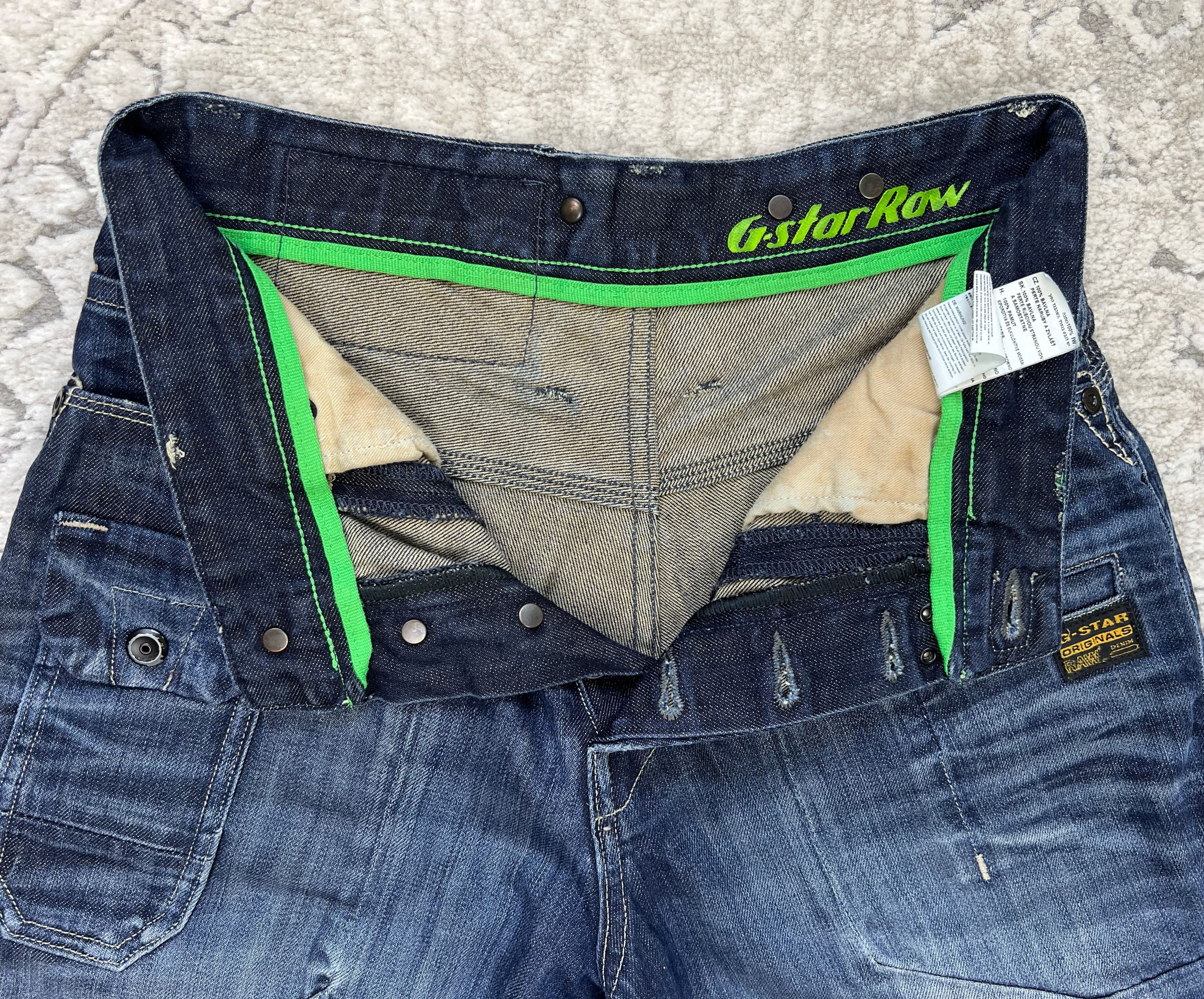 G-Star G-Star RAW 3301 BI Victor Army Loose 1/2 Denim Shorts Size US 27 - 2 Thumbnail