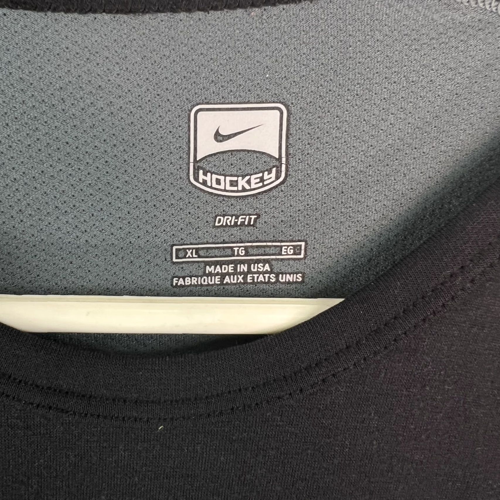 Nike Nike Mens Dri Fit Short Sleeves Round Neck Activewear Black Hockey Tee XL shirt Size US 36 / EU 52 - 5 Thumbnail