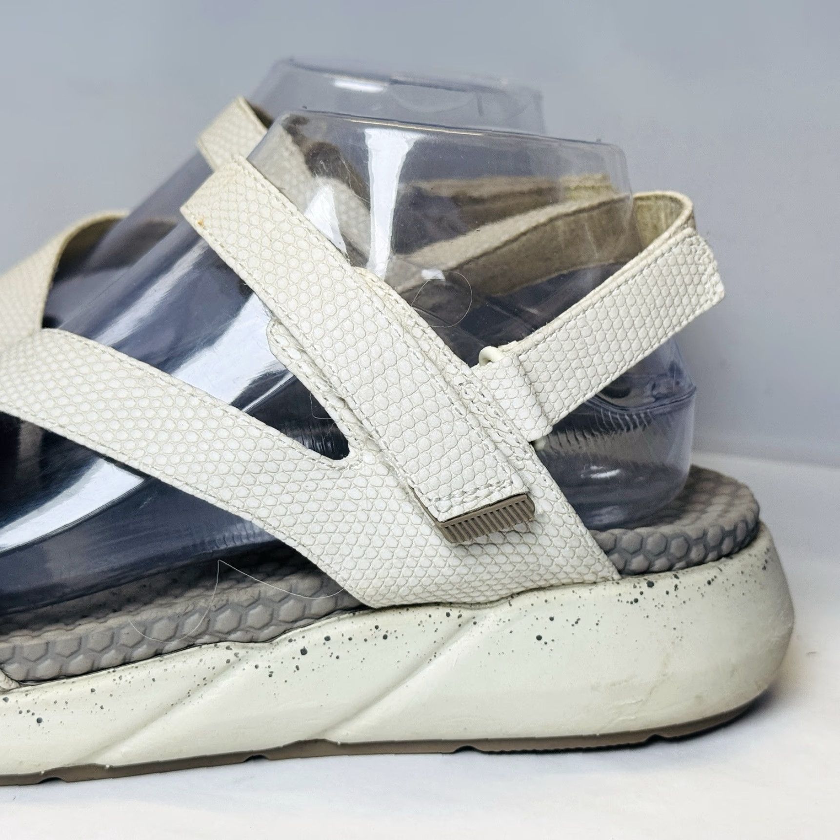 Vintage Baretraps Glena Sandals Womens Size 9.5 M White Adjustable Ankle Strap Comfort Arch Support Size US 10 / IT 40 - 2 Thumbnail