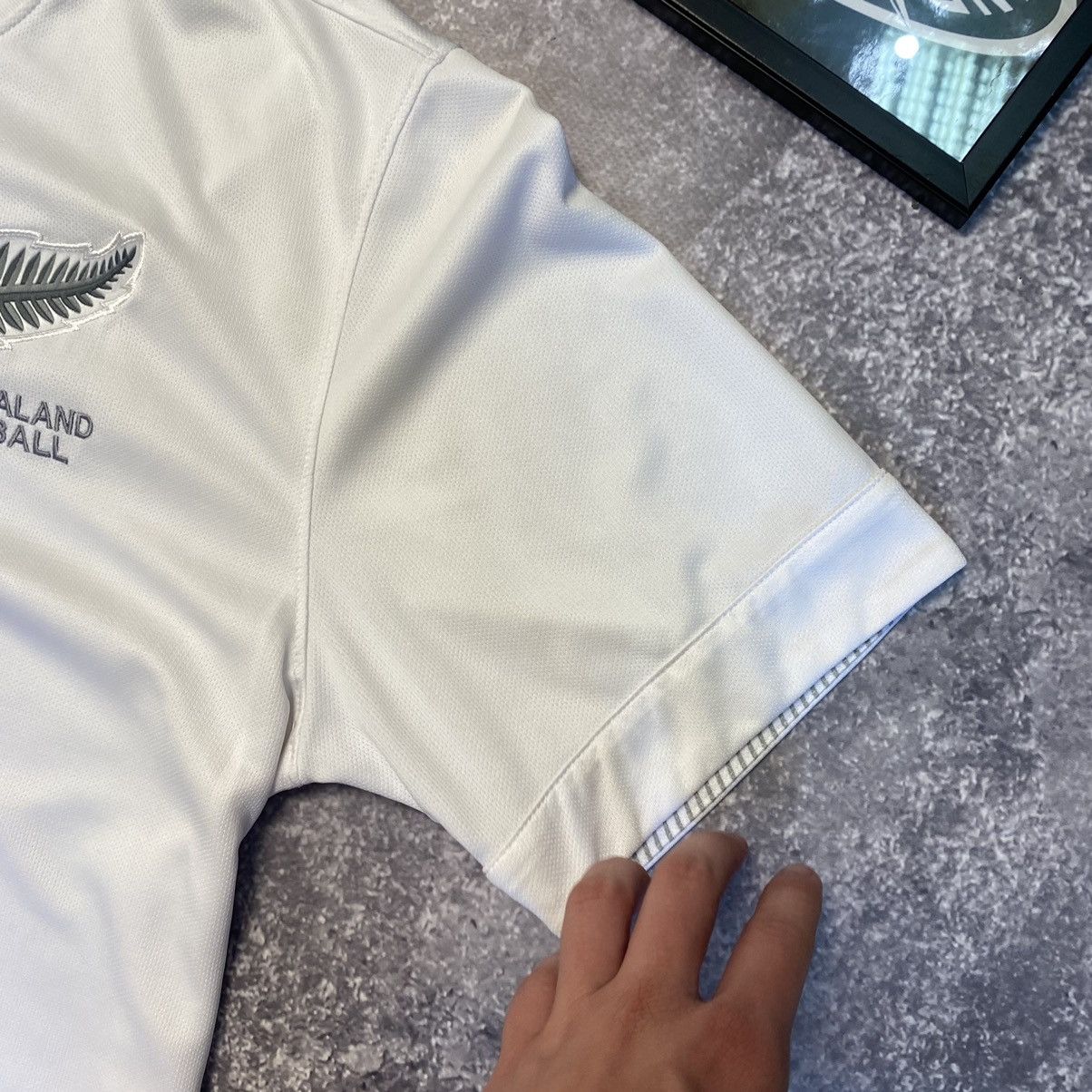 Vintage Vintage Nike FC New Zealand Football National team jersey Size US L / EU 52-54 / 3 - 6 Thumbnail