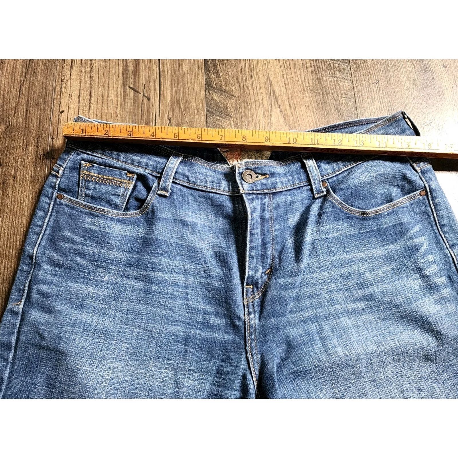 Levi's Levi's Women's Bermuda Denim Shorts 10 Blue Stretch Jorts Casual Regular Beach Size 32" / US 10 / IT 46 - 5 Thumbnail