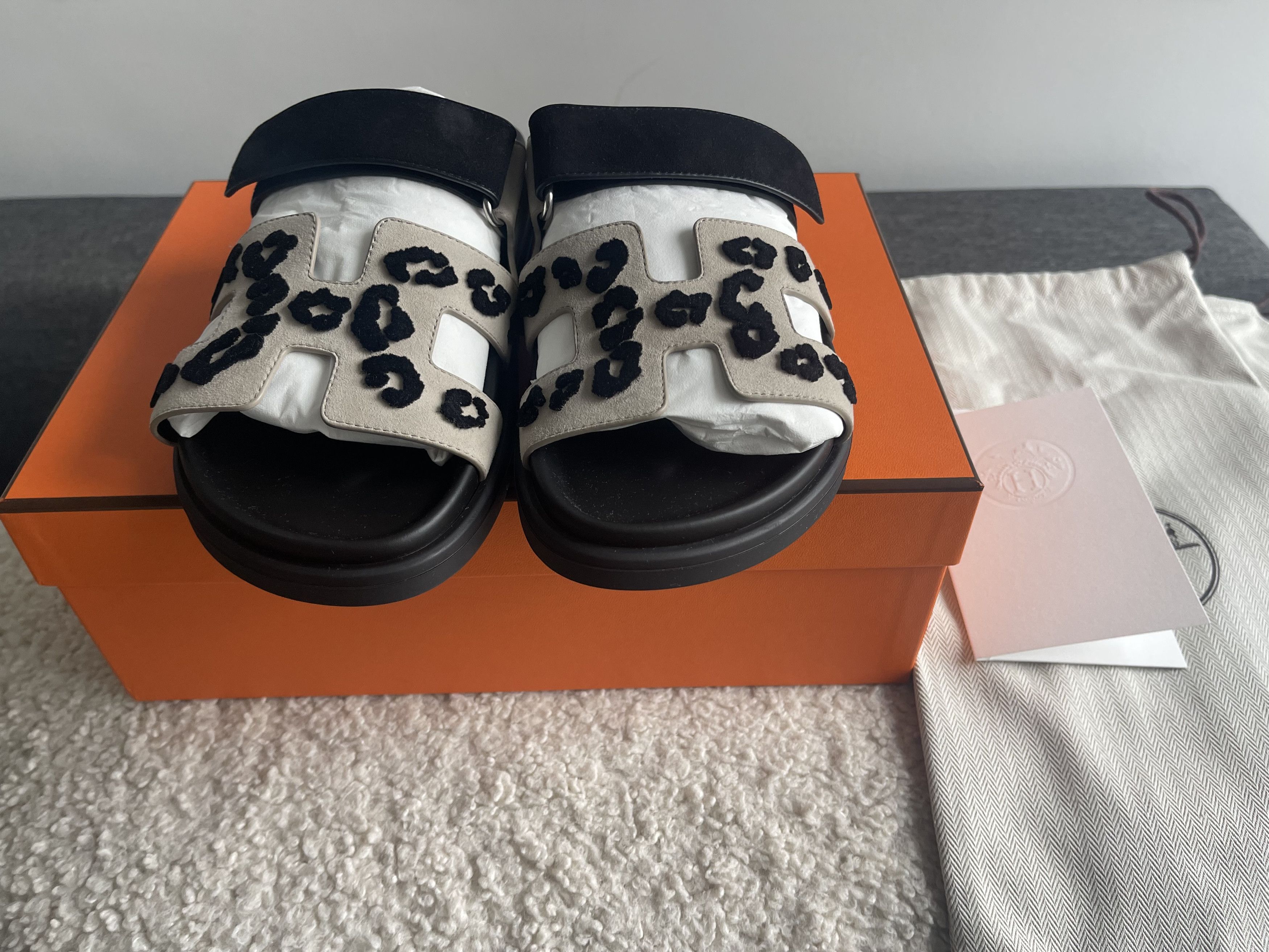 Hermes Hermes Sandal CHYPRE GOAT VELVET Size US 8 / IT 38 - 8 Thumbnail
