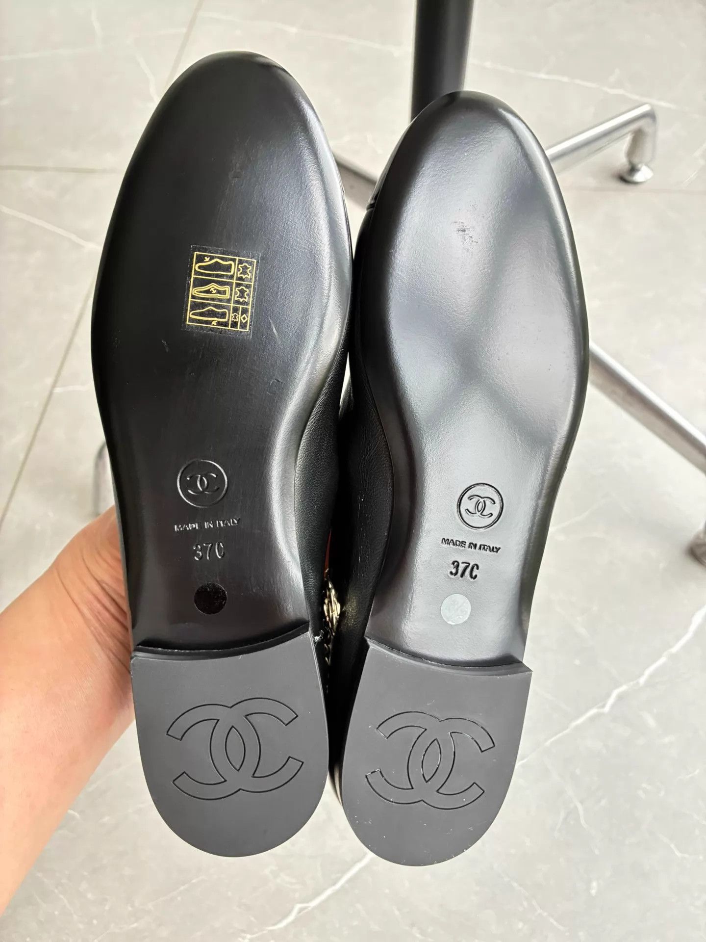 Chanel Chanel 22s Black Mary Jane Flat Shoes w/ Metal Ring Chain 37 Size US 6.5 / IT 36.5 - 7 Thumbnail