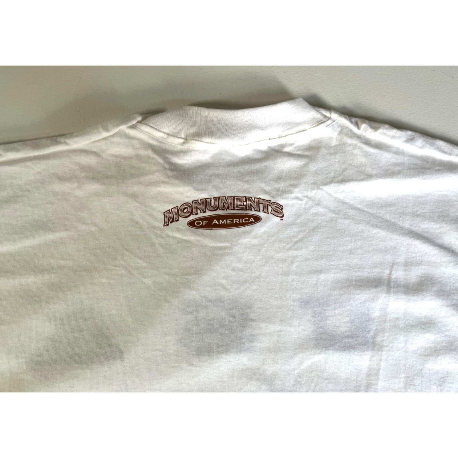 Fruit Of The Loom VINTAGE Fruit of the Loom The Farm USA T-Shirt Unisex Adults XL White USA 90s Monuments of America FOTL Double-Sided Graphic Print Size US XL / EU 56 / 4 - 5 Thumbnail