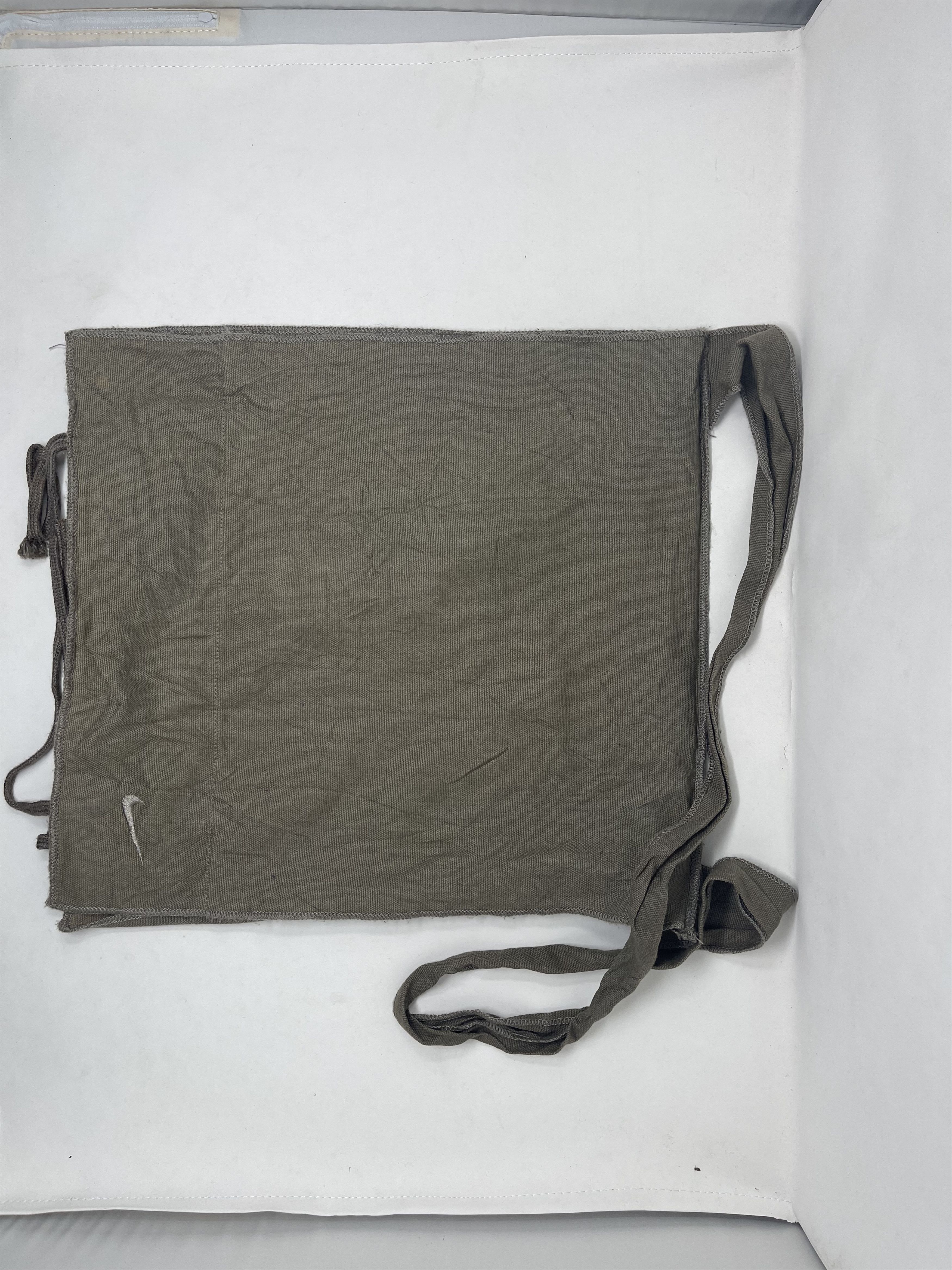 Nike Vintage Y2k Nike Considered Cross Body Bag Size ONE SIZE - 2 Thumbnail
