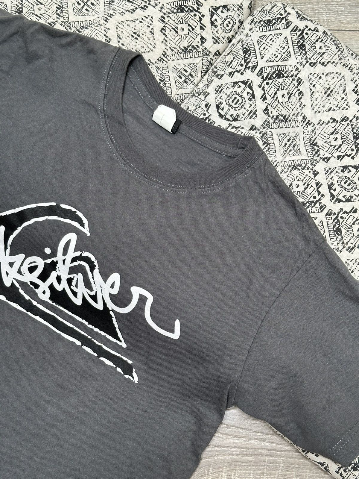 Quiksilver Vintage Quiksilver Big Logo 90s Surf Style Tee Shirt Size US M / EU 48-50 / 2 - 4 Thumbnail