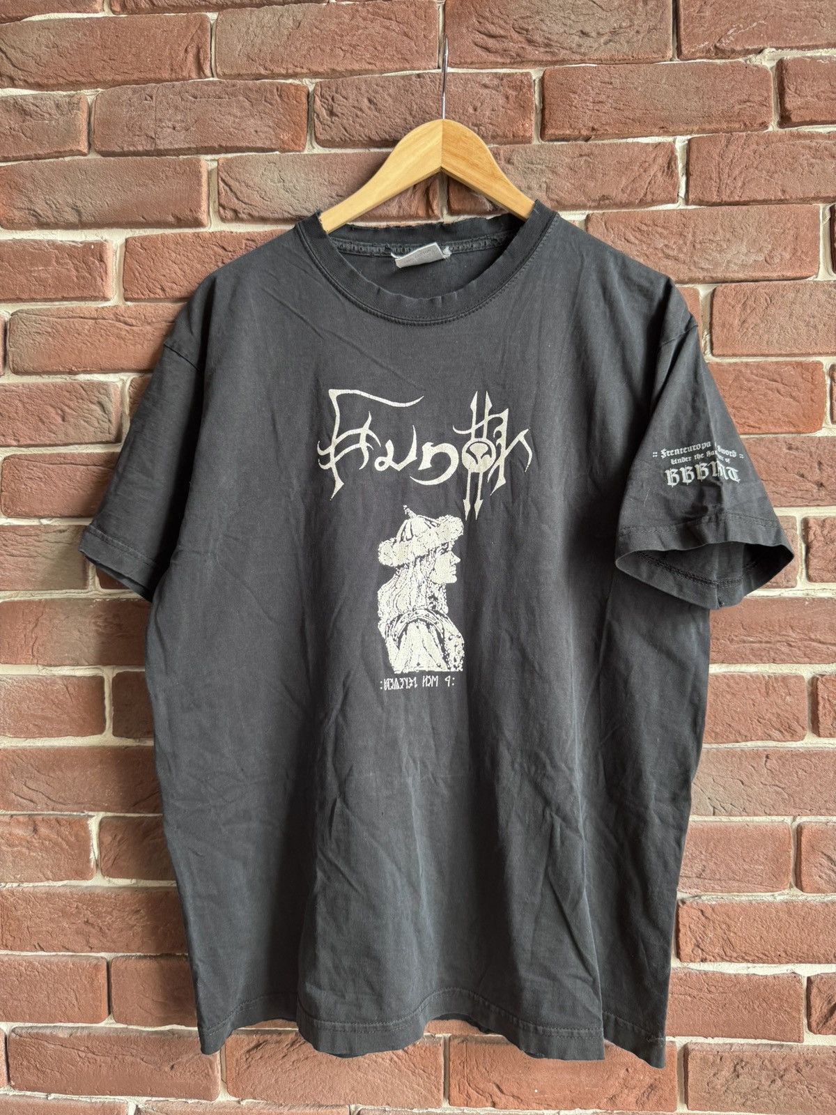 Band Tees Rare Vintage 00s Hunok Hungary Black Metal Band T-Shirt Size US M / EU 48-50 / 2 - 1 Thumbnail