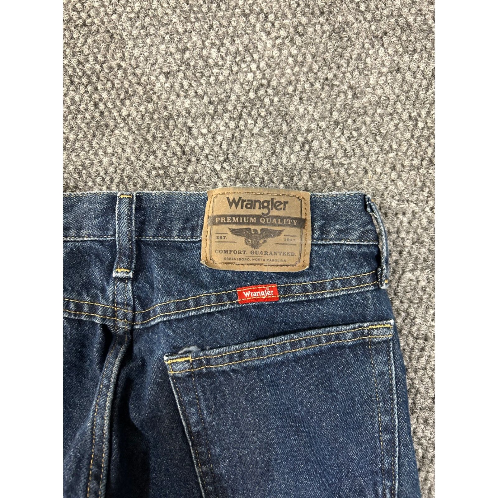 Wrangler Wrangler Jeans Mens 30x32 Blue Denim Classic Straight Leg Western Workwear Jeans 5-Pocket Design Regular Fit Mens Size US 30 / EU 46 - 7 Thumbnail