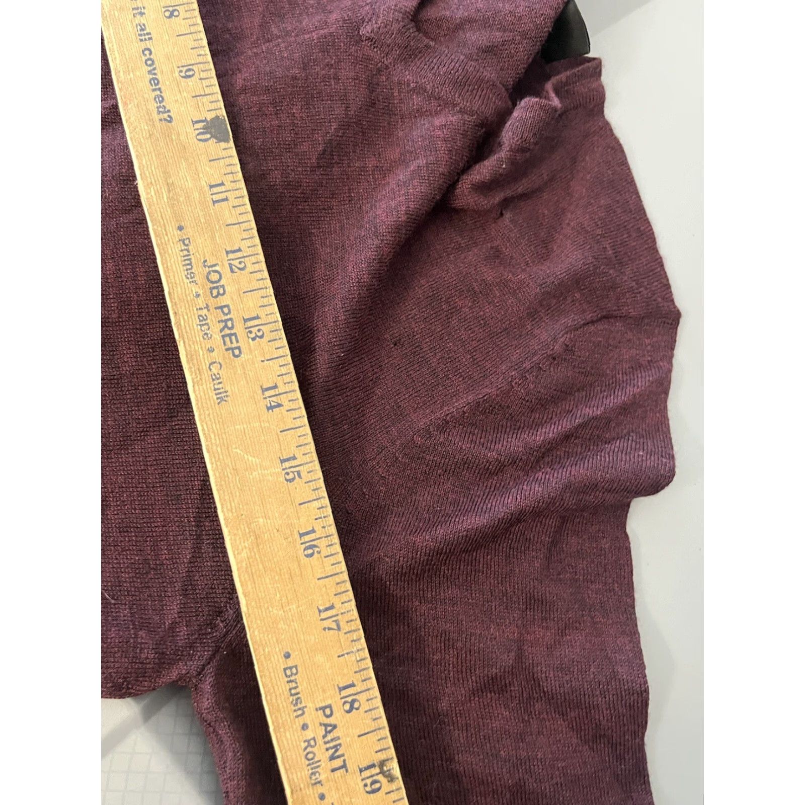 H&M H&M Sweater Mens Small Maroon Wool V-Neck Lightweight Pullover Knit Shirt/Neck Pullover Mens S Maroon Wool V-Neck Lightweight Knit H&M Sweater Size US S / EU 44-46 / 1 - 5 Thumbnail