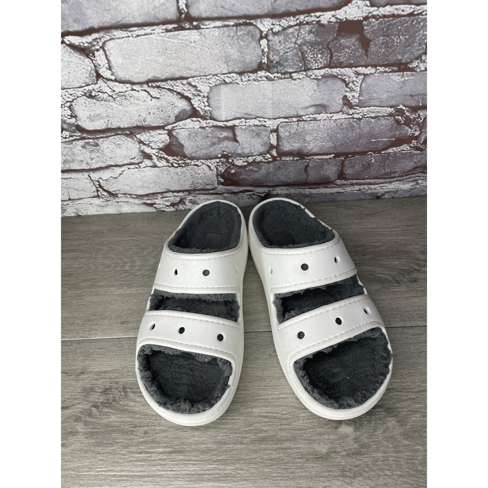 Crocs Crocs White Rubber Fur Sandals Platform Women Sz 7M US/38EU Size US 7 / IT 37 - 4 Thumbnail