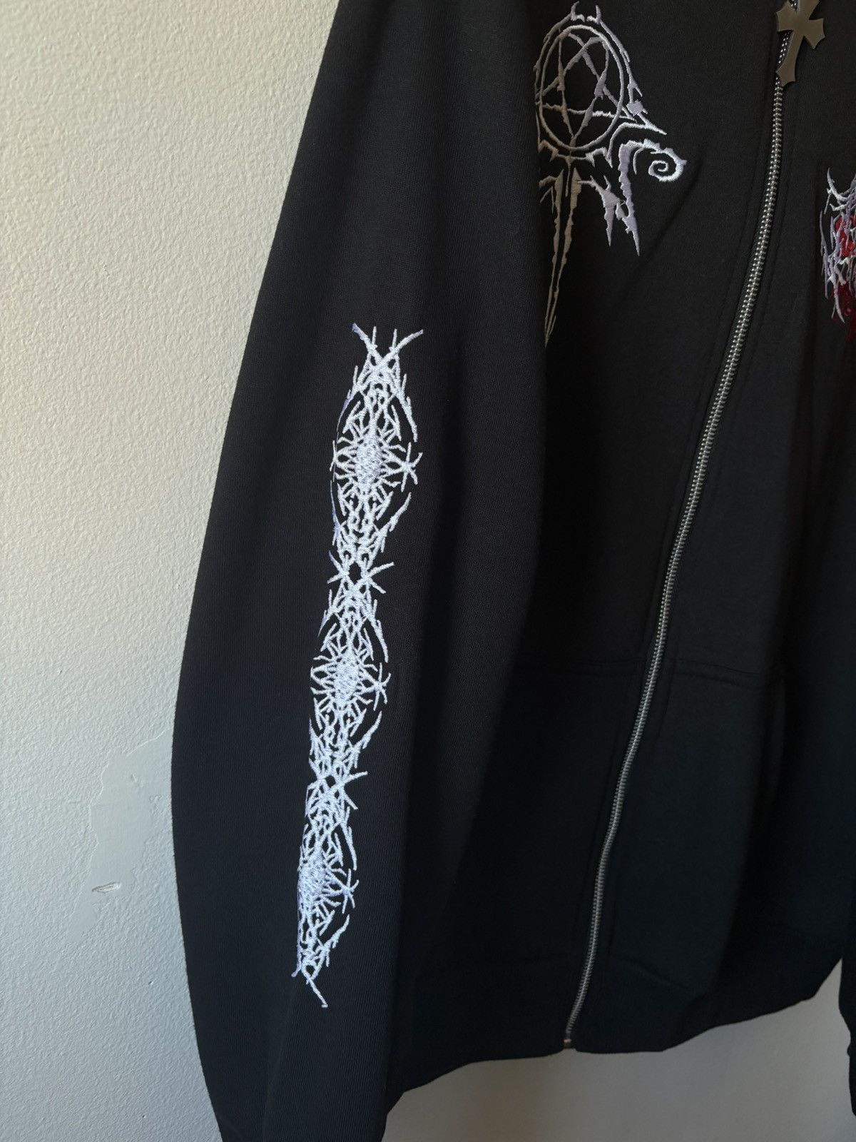 Other Gothic Style Embroidered Zip-Up Hoodie Size US L / EU 52-54 / 3 - 3 Thumbnail