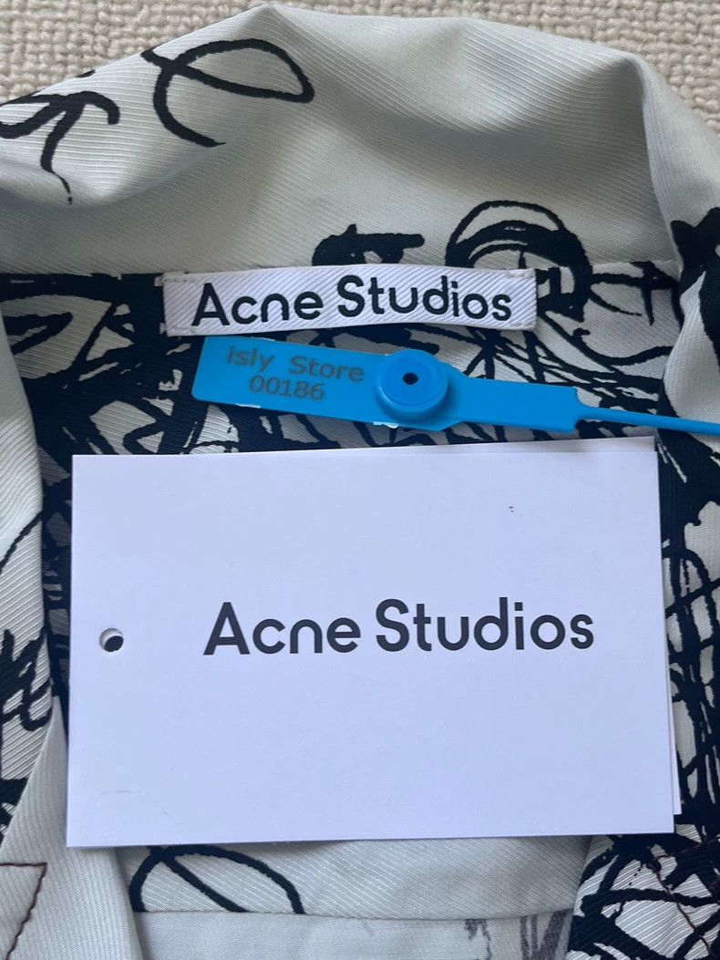 Acne Studios Acne Studios Casual short sleeve shirt with full printed bu Size US S / EU 44-46 / 1 - 4 Thumbnail
