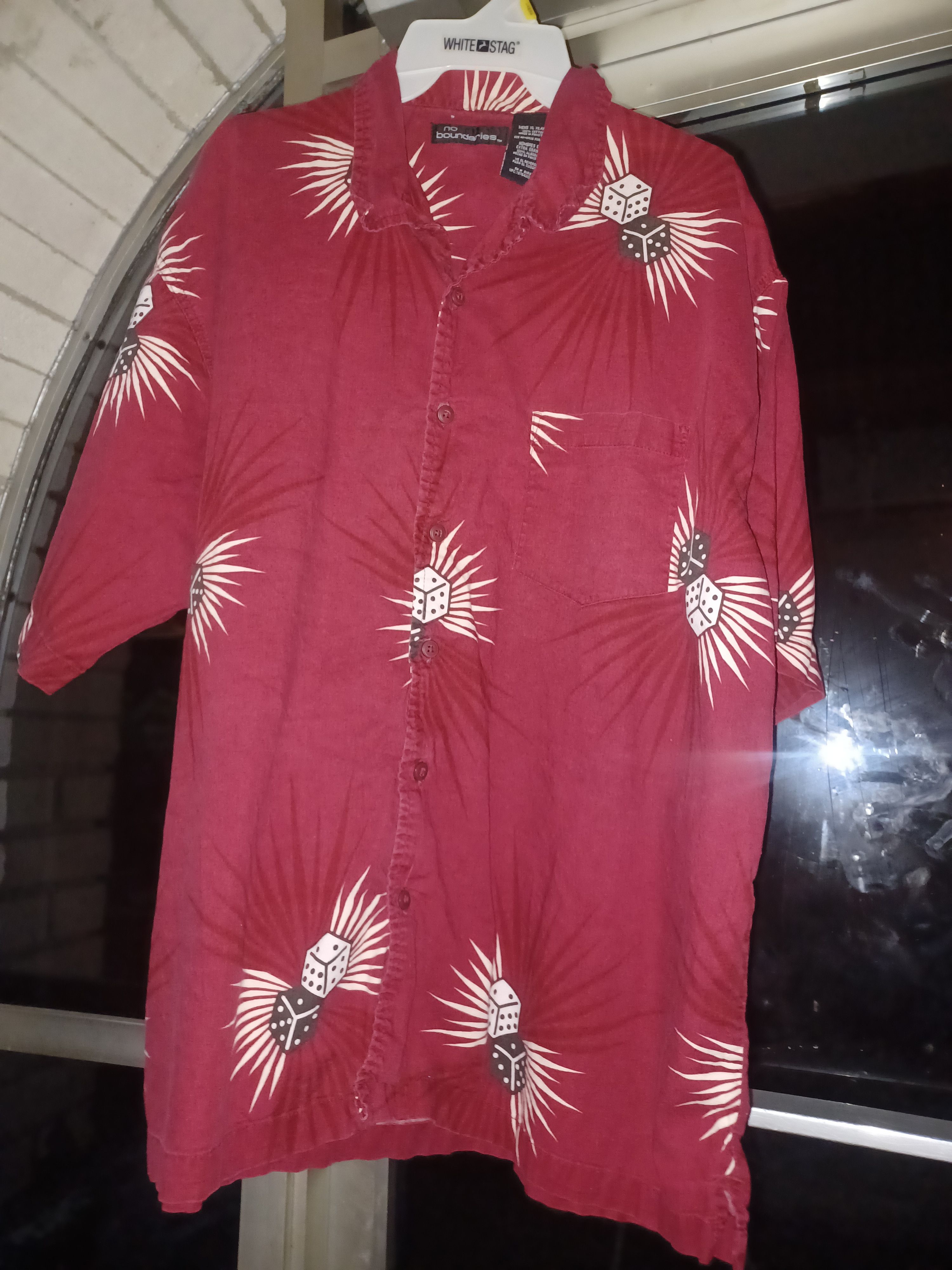 Other No Boundaries Men's Button-Up Shirt XL Red Dice Theme Size US XL / EU 56 / 4 - 1 Thumbnail