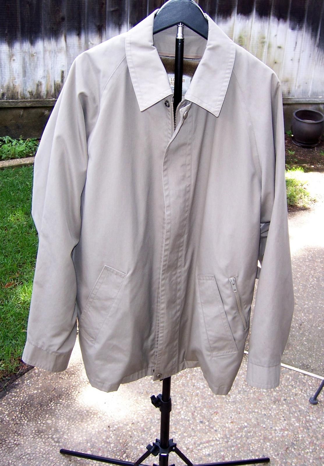 London Fog Vintage London Fog Men's Short Trench/Car Coat - 44R - Lined Size US L / EU 52-54 / 3 - 1 Thumbnail