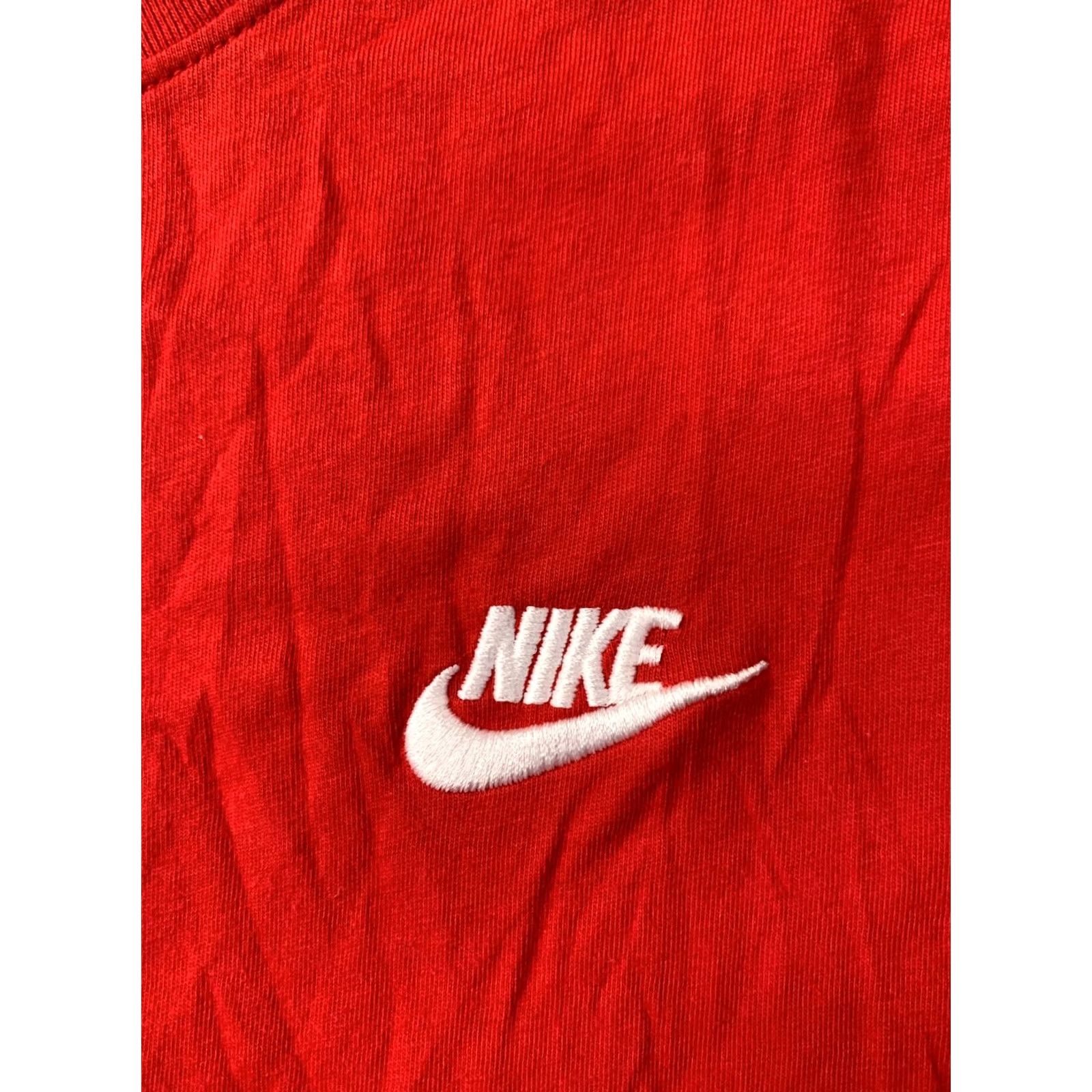 Nike Nike Club Embrd T-Shirt Men XS Jersey Red 2021 The Nike Tee Embroidered Club Embrd, 100% Cotton, Short Sleeve, Crew Neck, Solid, Regular Fit, Size XS Size US XS / EU 42 / 0 - 4 Thumbnail