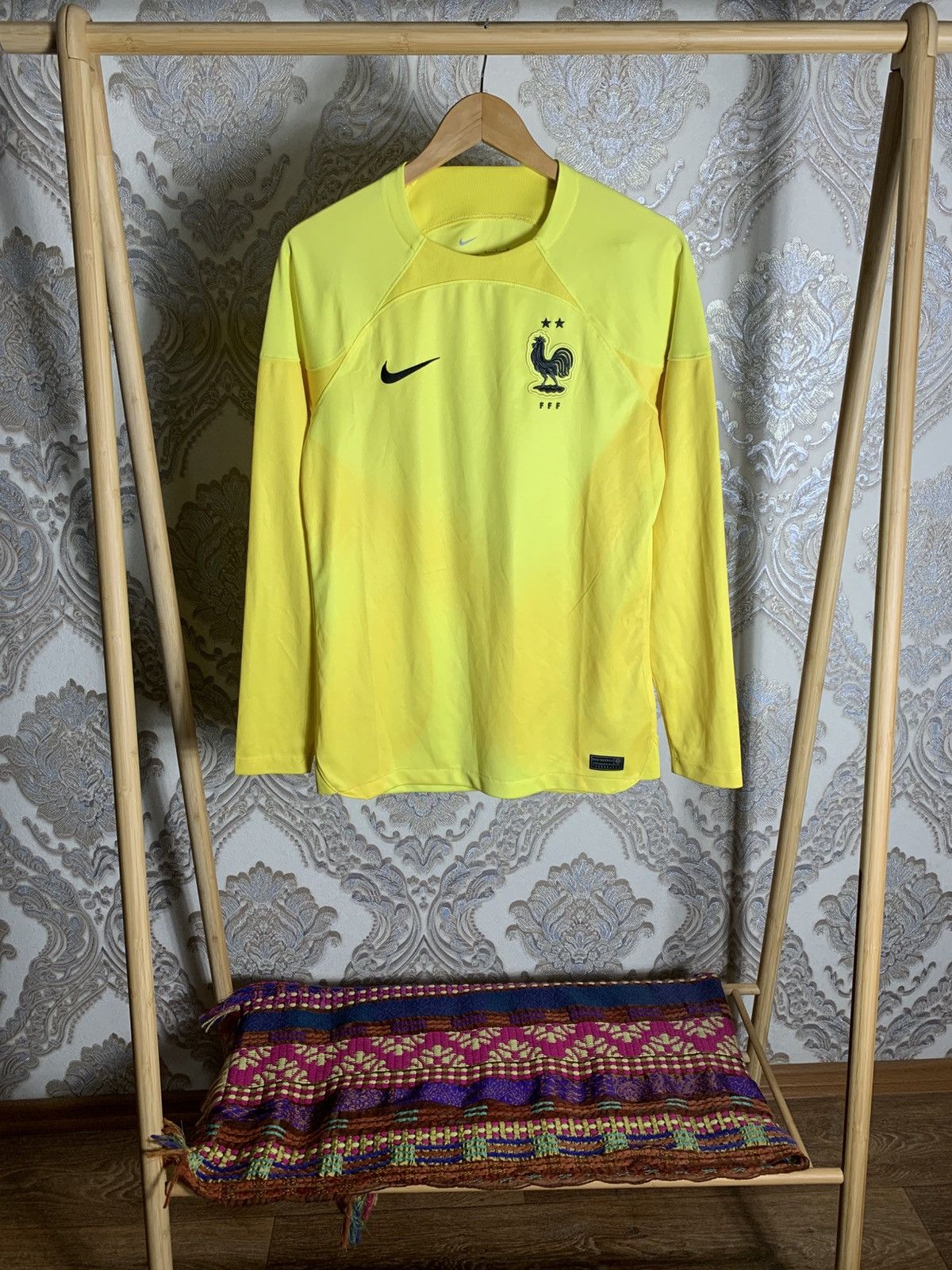 Nike VINTAGE NIKE FRANCE SOCCER JERSEY RETRO PSG BLOKE Y2K 90s Size US S / EU 44-46 / 1 - 1 Thumbnail