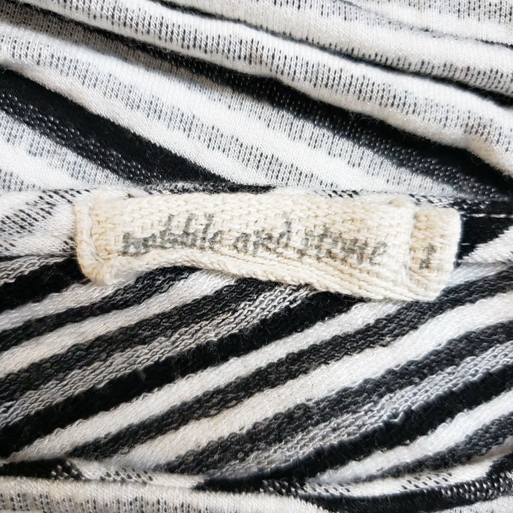 Vintage Pebble and Stone Womens Top Blouse Sz S Black Gray Striped Short Sleeve Pullover Shirt Weekend, Casual, 23" Length, 17" Width, Rayon Blend Size S / US 4 / IT 40 - 5 Thumbnail