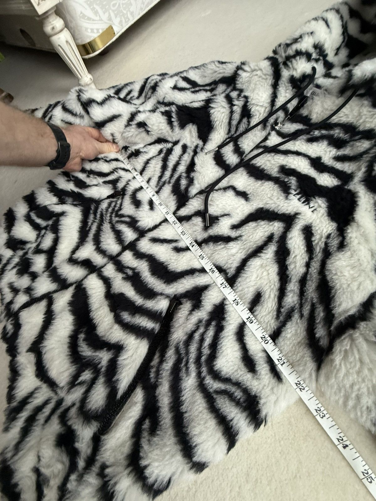 Celine Celine FW23 white tiger fleece logo hoodie Hedi Slimane Size US M / EU 48-50 / 2 - 4 Thumbnail