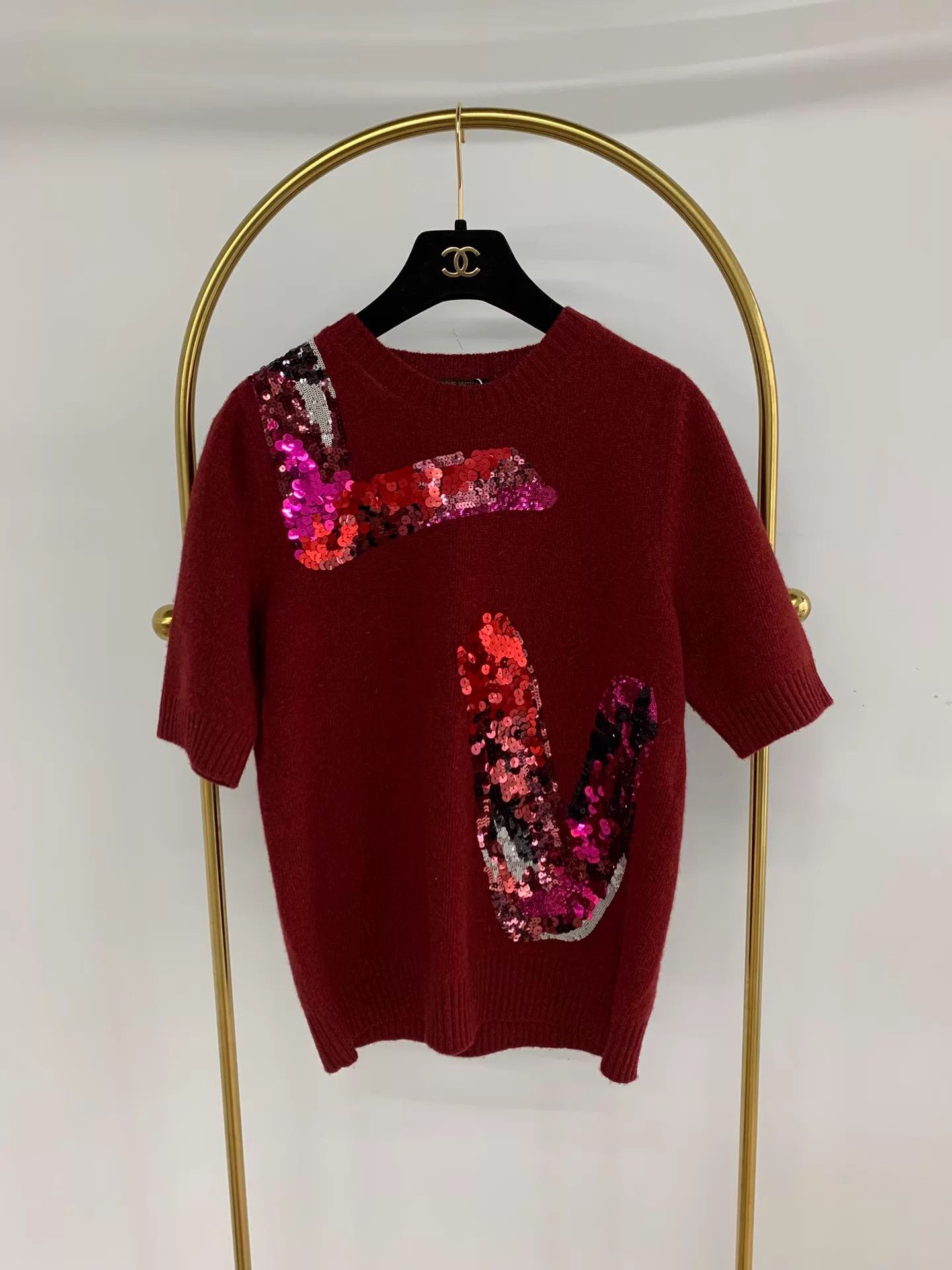 Louis Vuitton LV Red Sequined Wool Knit Short Sleeve S new Size S / US 4 / IT 40 - 1 Thumbnail