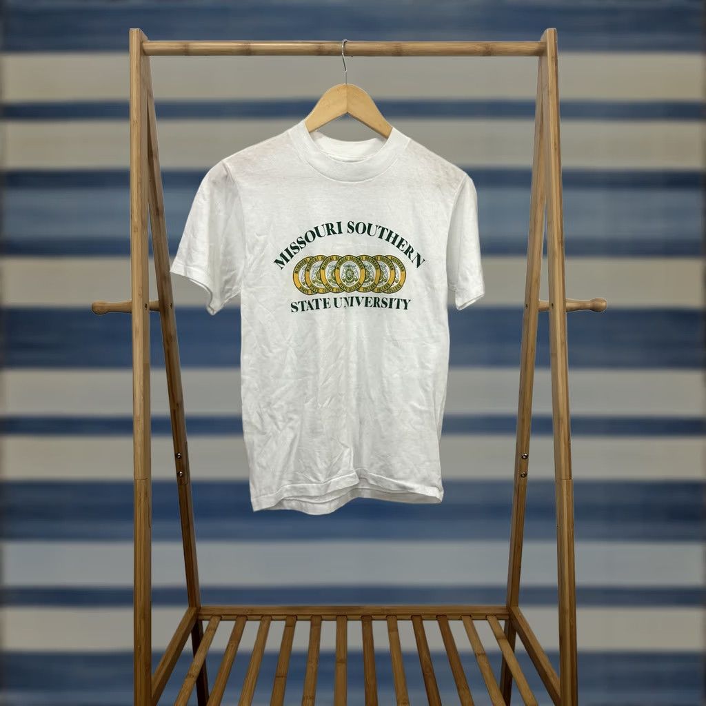 Vintage VTG Missouri Southern State University Crest Collegiate T-Shirt White Size M Mens Size US M / EU 48-50 / 2 - 1 Thumbnail