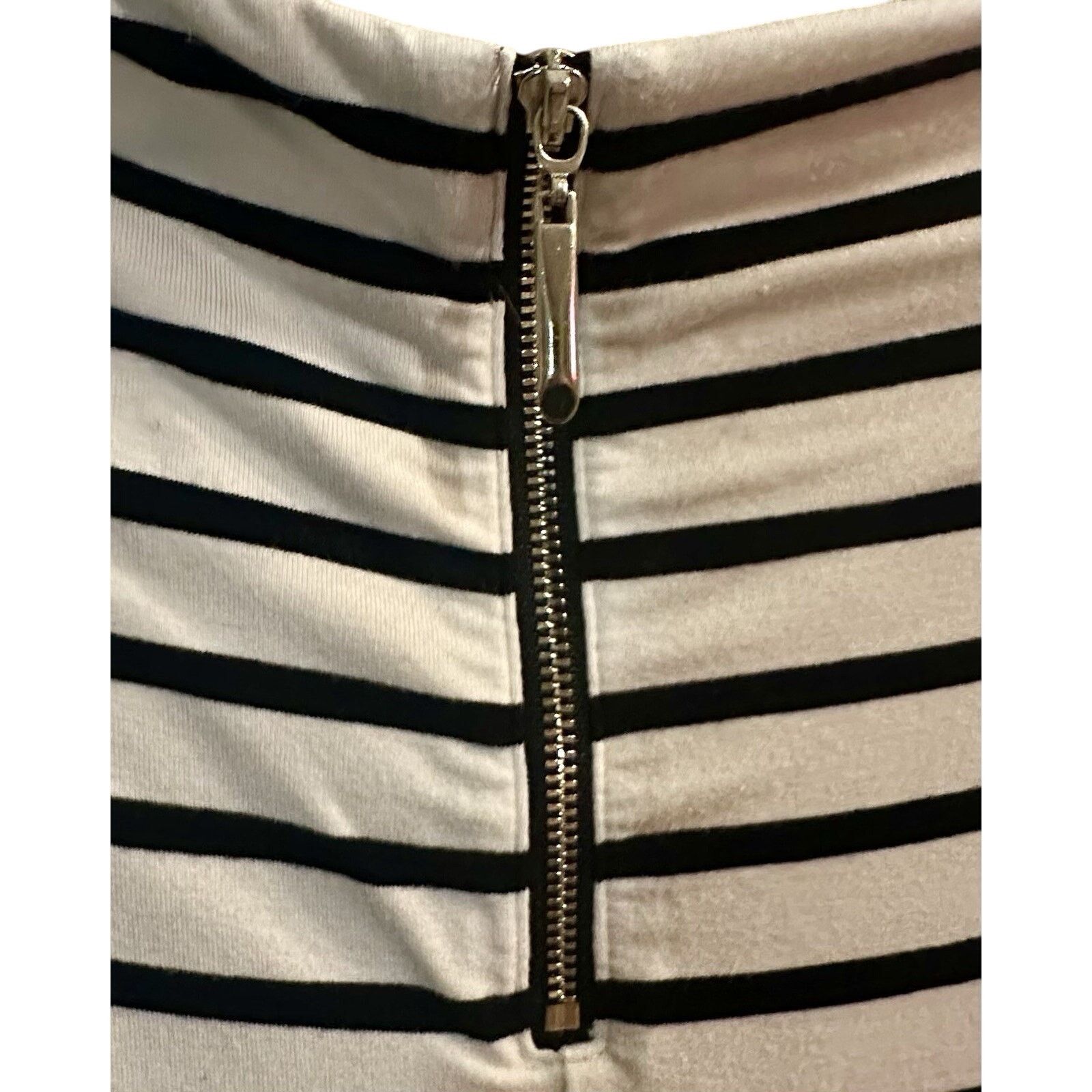White House Black Market White House Black Market White Striped Weekender Dress XS Size XS / US 0-2 / IT 36-38 - 3 Thumbnail