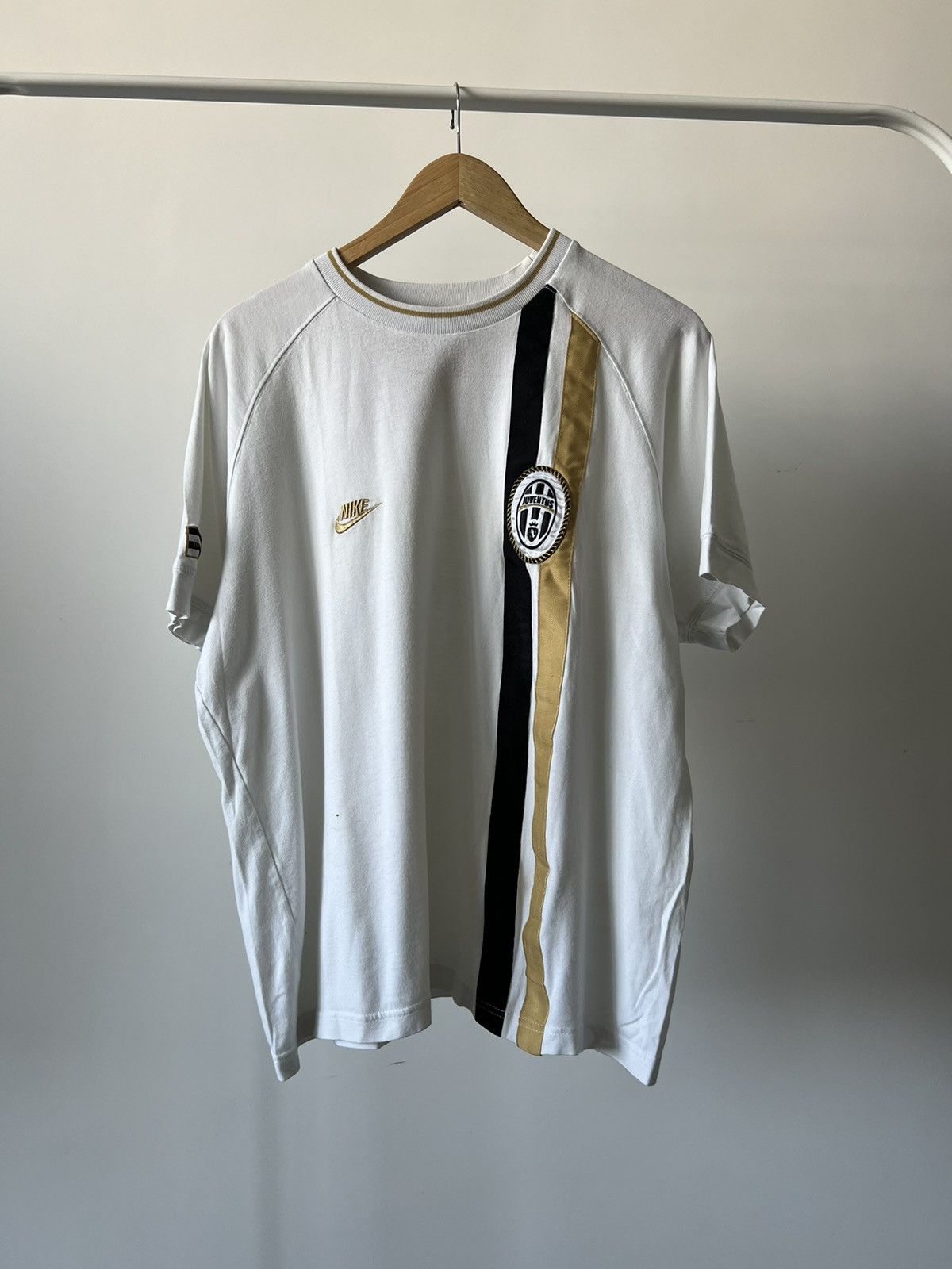 Vintage 🇮🇹 Vintage 00’s Juventus Nike Jersey T-Shirt rare retro hype Size US XL / EU 56 / 4 - 7 Thumbnail