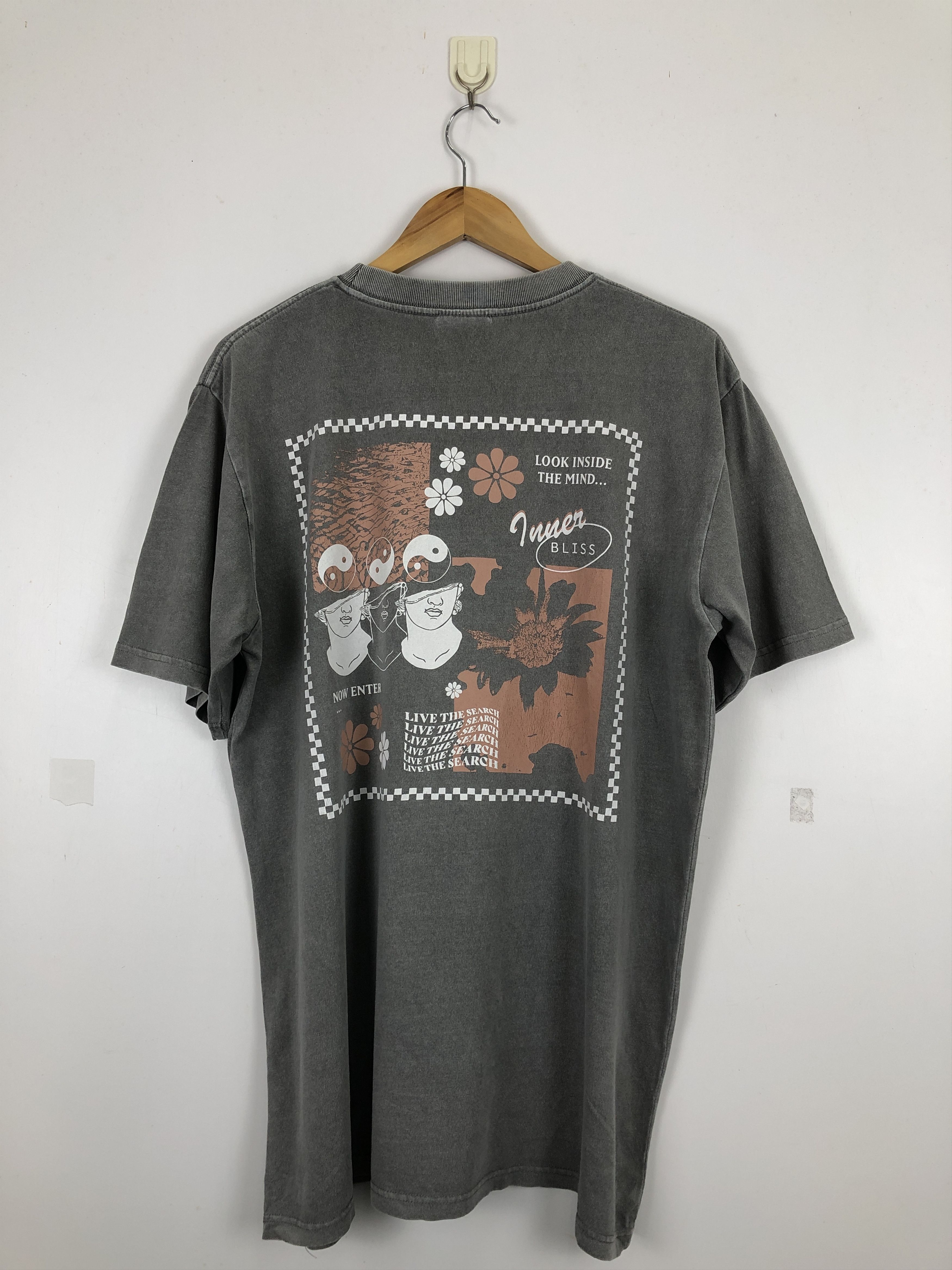 Rip Curl Vintage 90s Rip Curl Graphic Crewneck Tee TA0469 Size US L / EU 52-54 / 3 - 1 Thumbnail