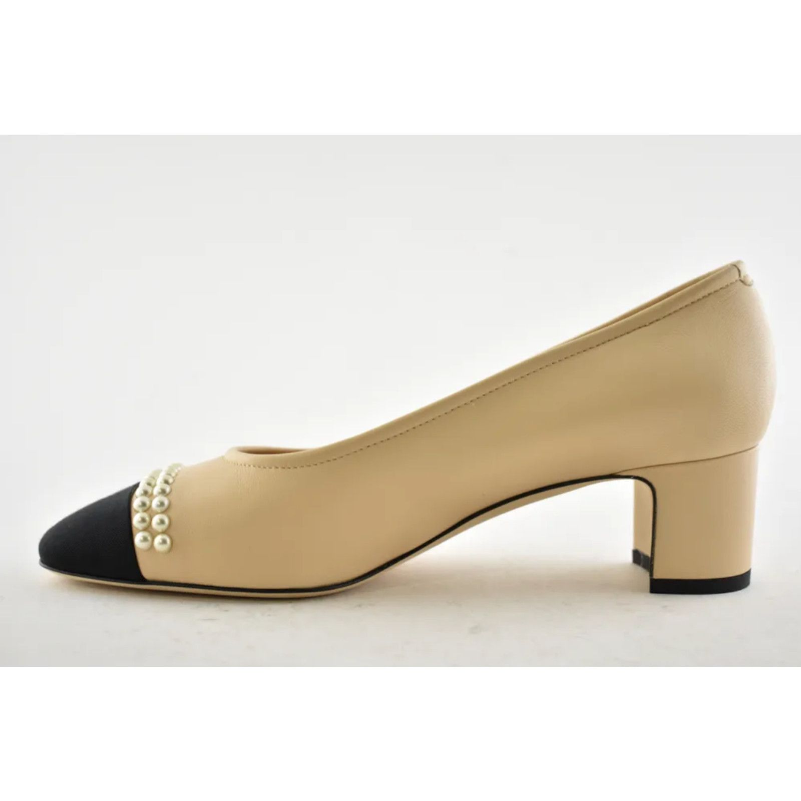 Chanel 20P Lambskin Leather CC Pearl Sandal Low Block Heel Pump 37 Size US 7 / IT 37 - 9 Thumbnail