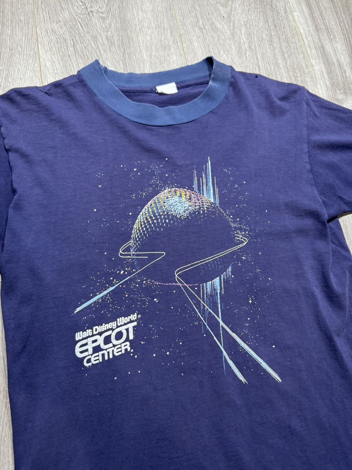 Vintage VINTAGE 1982 Epcot Center T Shirt Walt Disney World (Slim) Size US M / EU 48-50 / 2 - 3 Thumbnail