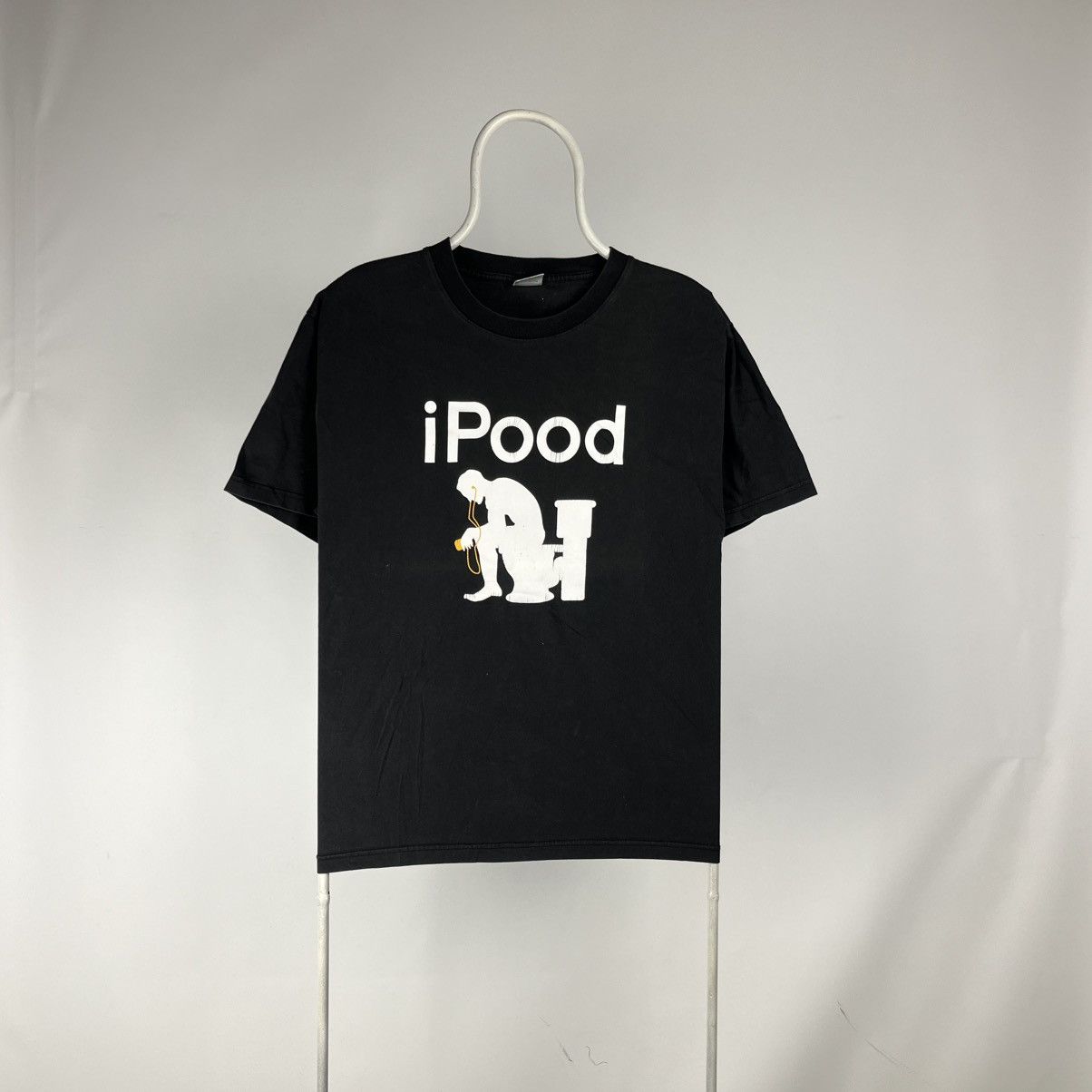 Band Tees Vintage 90s Ipood on toilet with Iphone T Shirt Size US XL / EU 56 / 4 - 1 Thumbnail