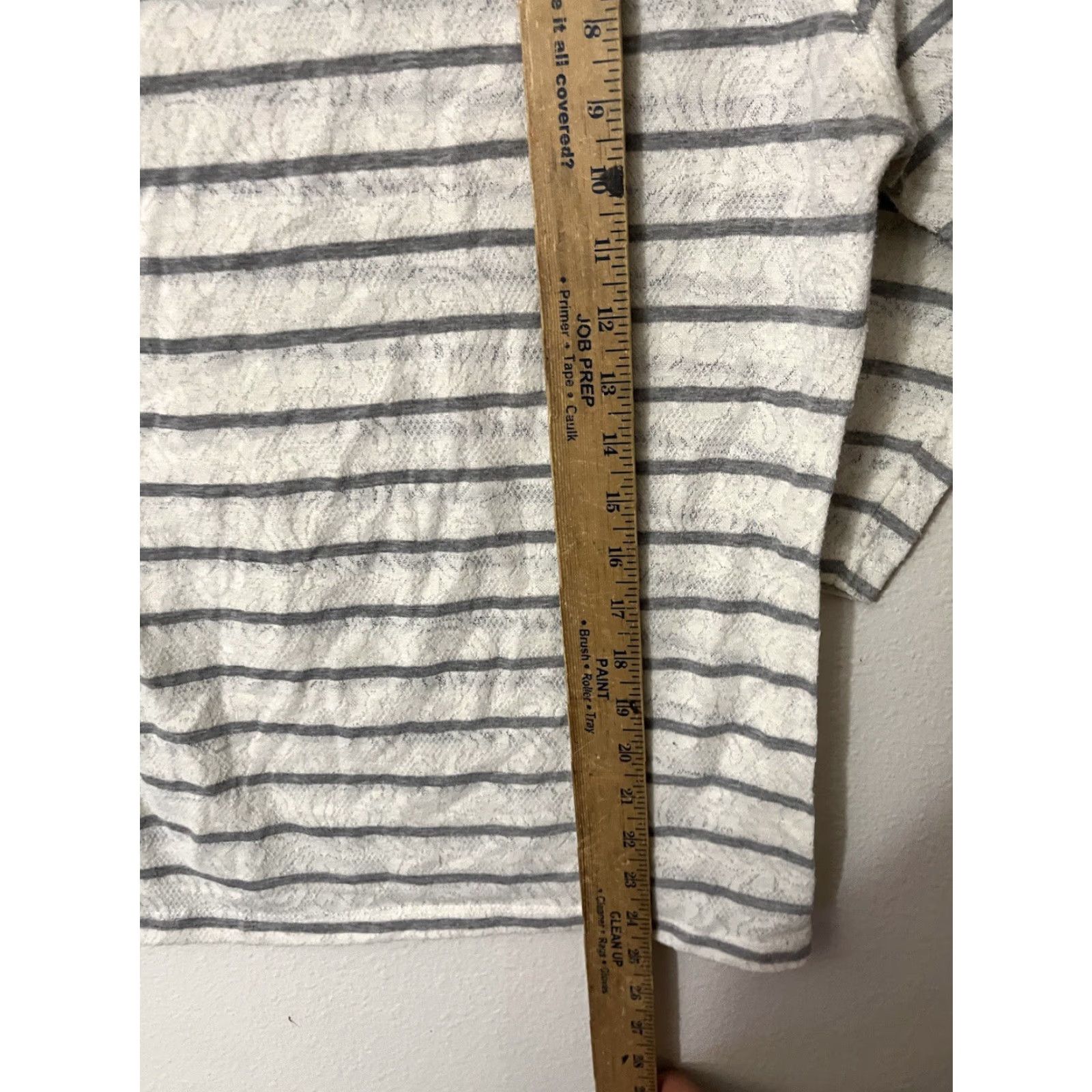 Loft LOFT Women's V-Neck Sweater 3/4 Sleeve Striped Pullover Size S White Gray Knit Top, Casual, Regular Fit, Cotton/Nylon, Ivory/Grey, Womens Size S / US 4 / IT 40 - 4 Thumbnail