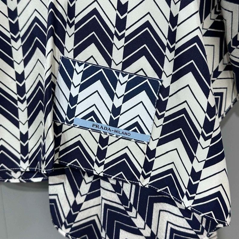 Prada Prada Blue irregular vest 2504-Nextarrow Size S / US 4 / IT 40 - 3 Thumbnail