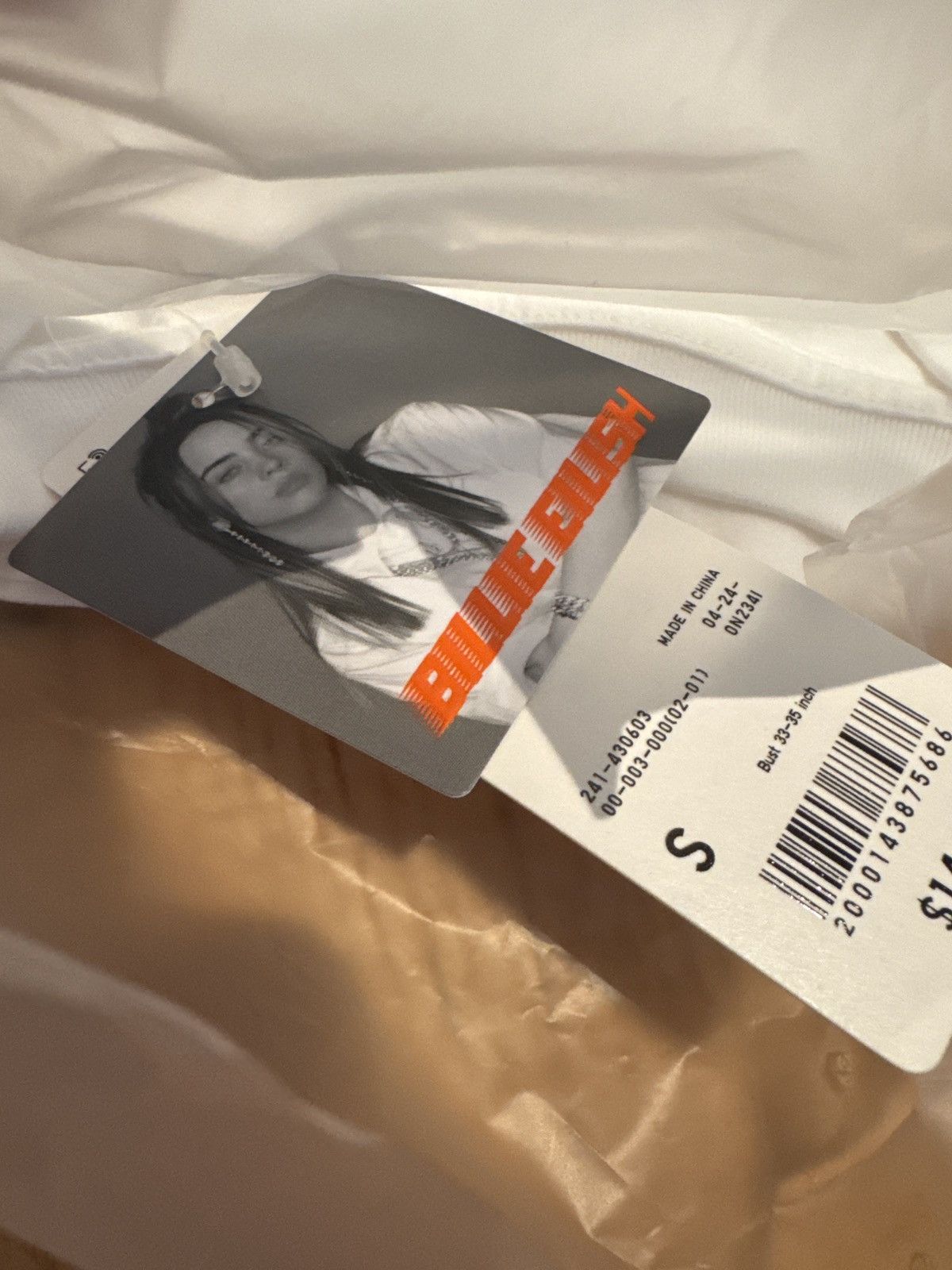 Billie Eilish Billie Eilish x Uniqlo OG White Tshirt size S Size US S / EU 44-46 / 1 - 2 Thumbnail