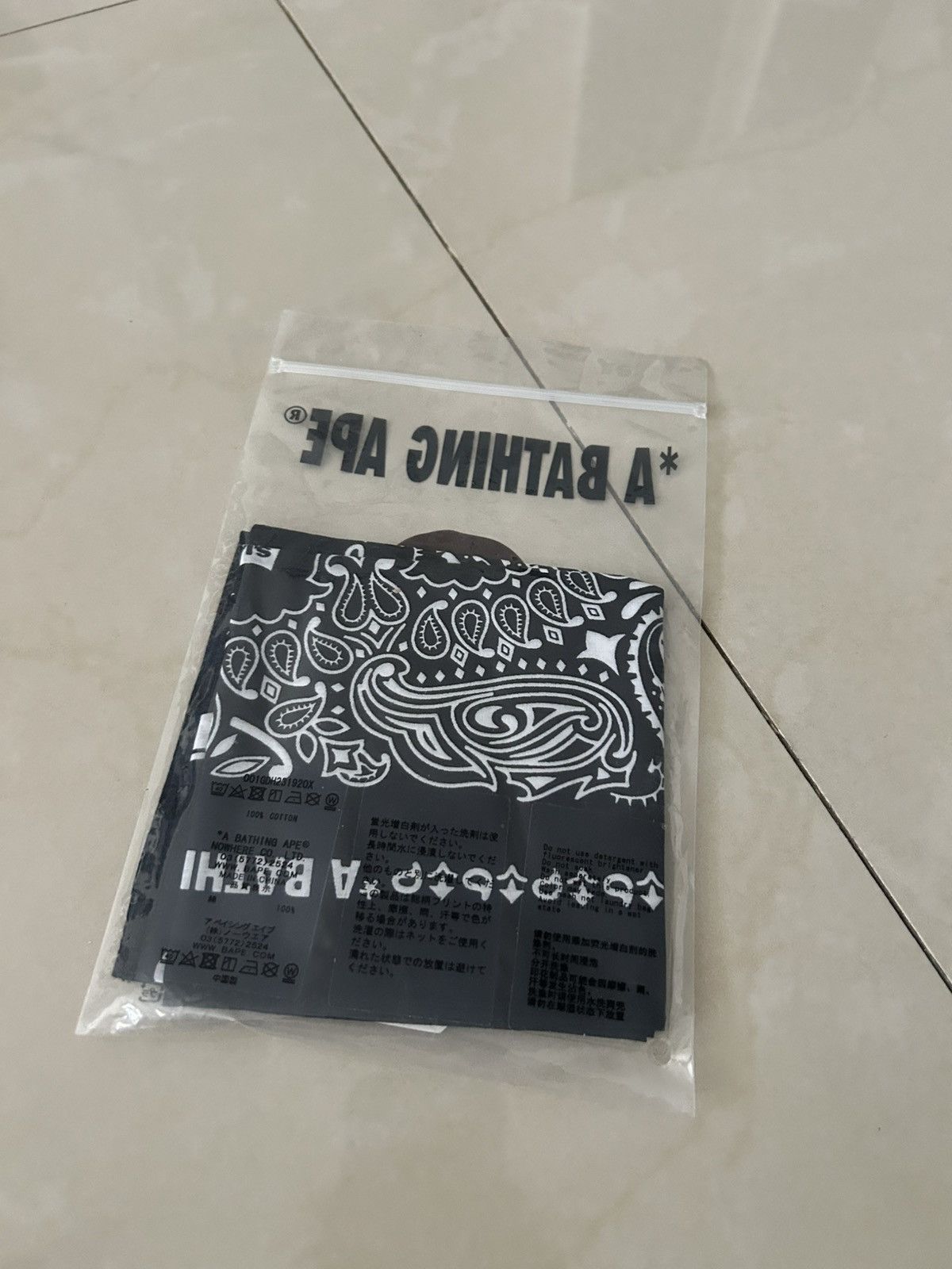 Bape × Levi's Bape x Levis Bandana Size ONE SIZE - 2 Thumbnail
