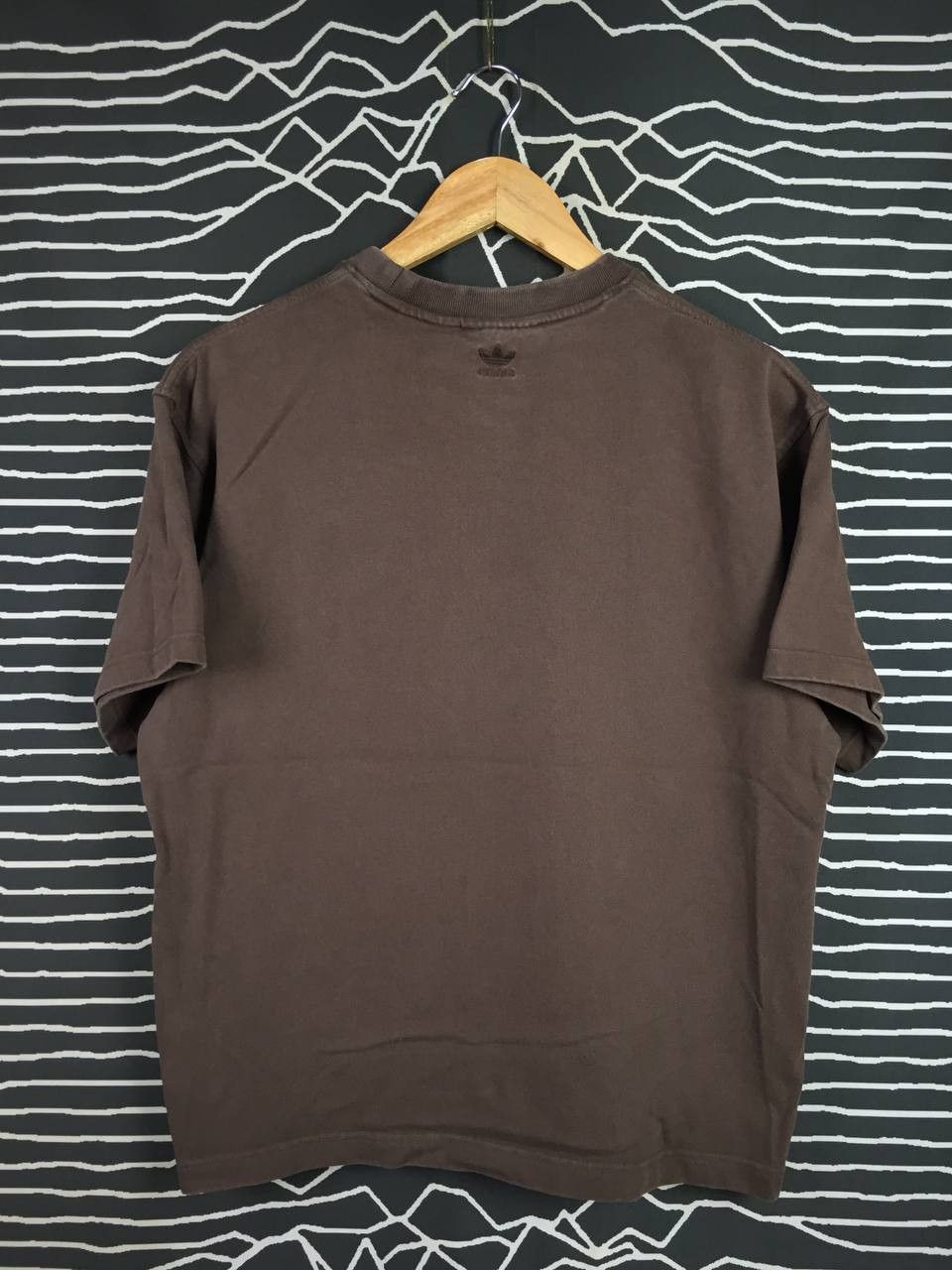 Adidas Adidas Humanrace Pharrell Williams Minimalist Logo Tee Size US M / EU 48-50 / 2 - 4 Thumbnail