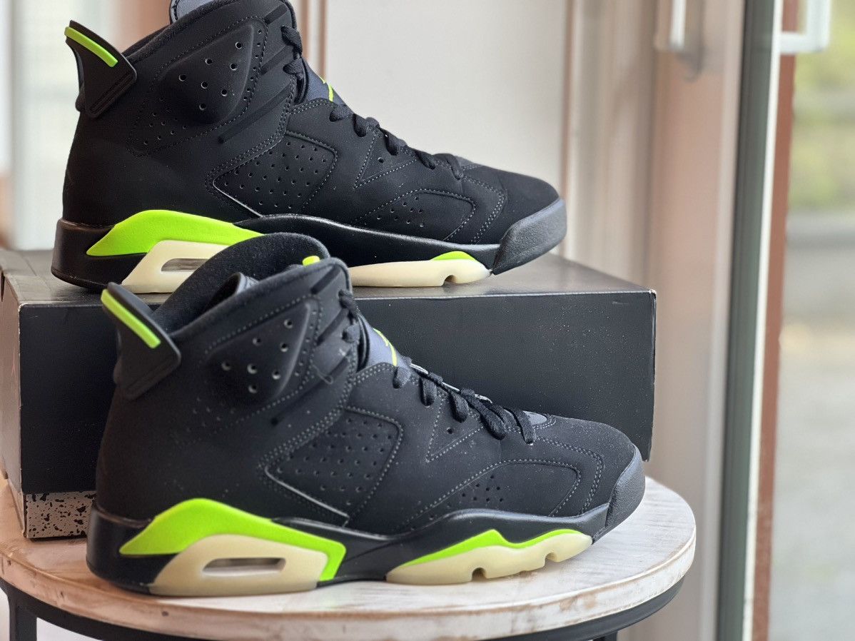 Jordan Brand Jordan 6 Electric Green Size 10.5 VNDS Sneakers Size US 10.5 / EU 43-44 - 1 Thumbnail