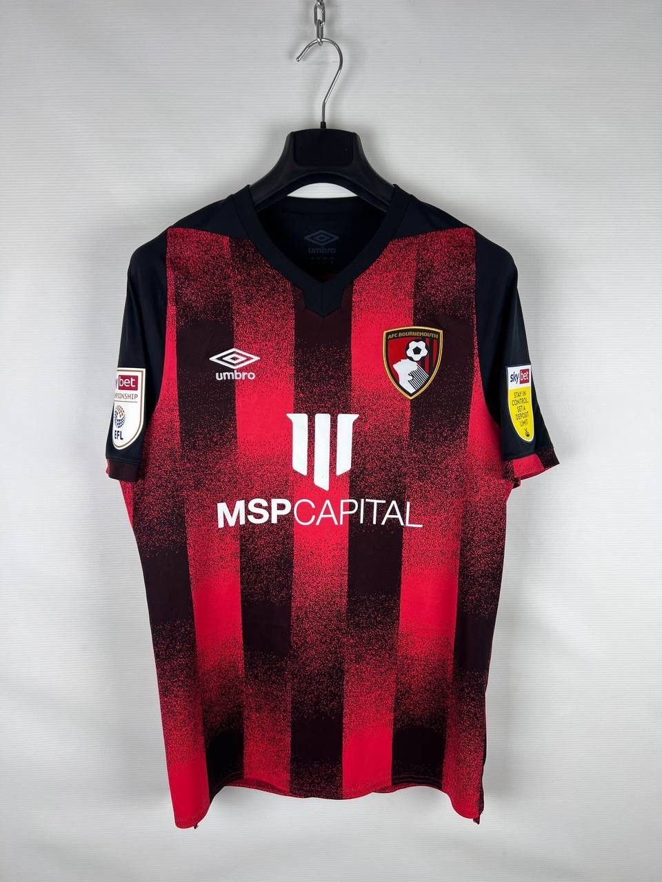 Umbro Bournemouth England Umbro Pearson 22 jersey t-shirt size M Size US M / EU 48-50 / 2 - 1 Thumbnail