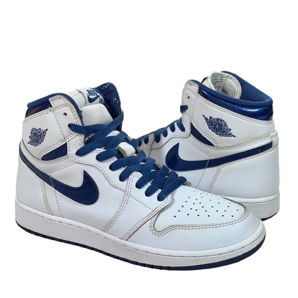 image of Air Jordan 1 Retro Metallic Navy Blue White 2016 Sneakers, Men's (Size 7)