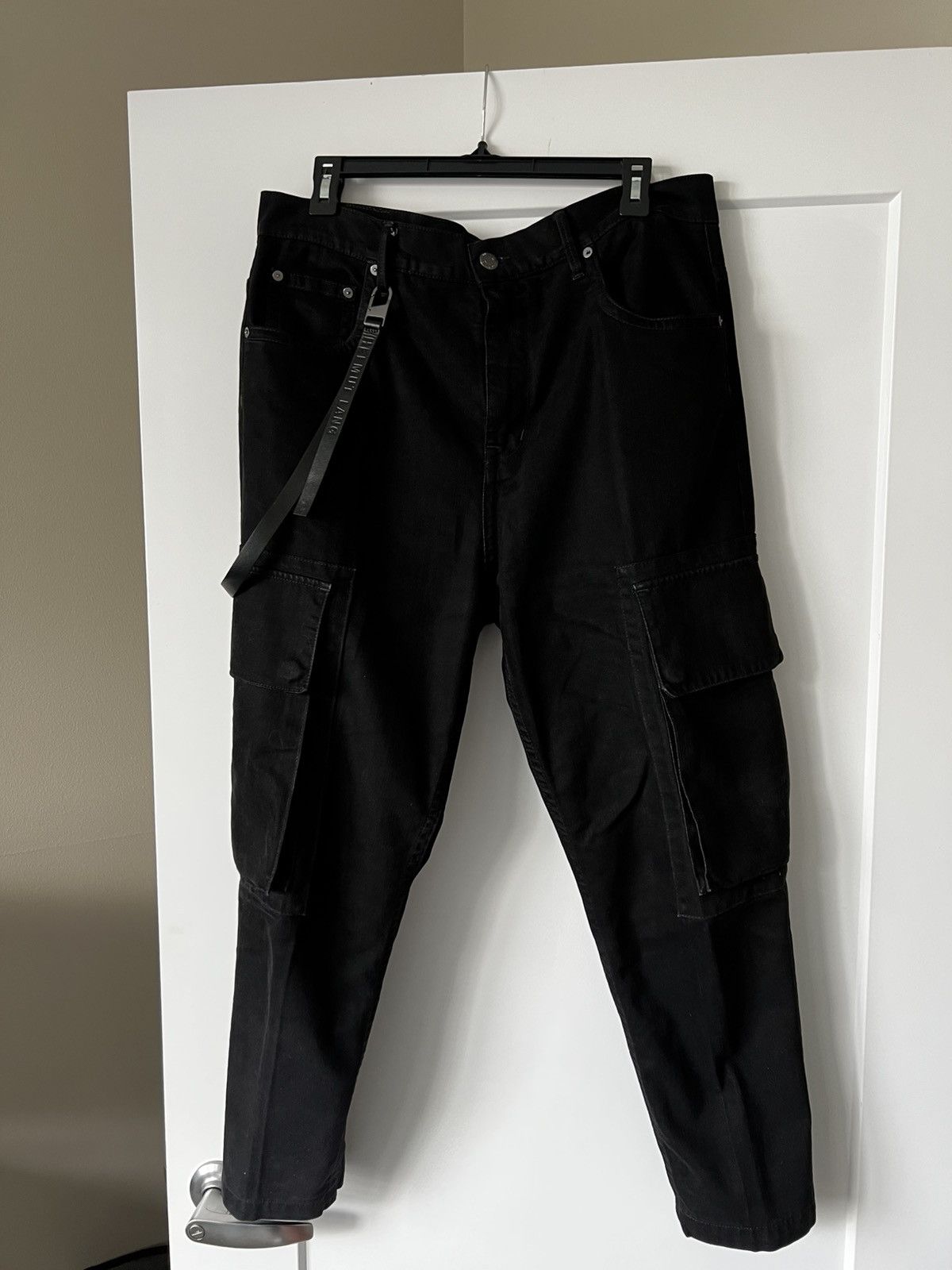 Helmut Lang Helmut Lang: Black Cargo Pants with Leather Strap Size US 32 / EU 48 - 1 Thumbnail