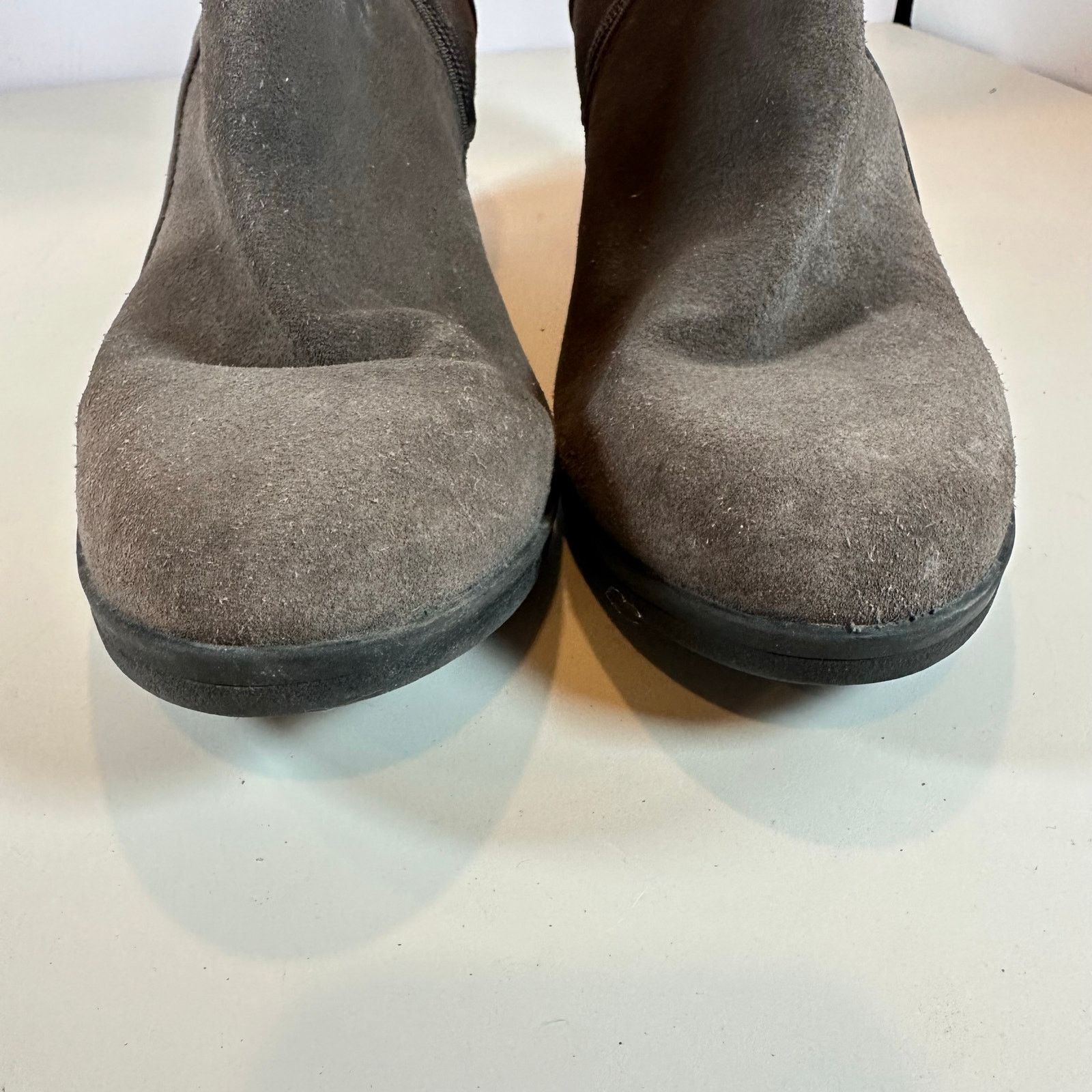 Clarks Clarks Taupe Suede Leather Booties Ankle Boots Heels 10 Size US 10 / IT 40 - 4 Thumbnail