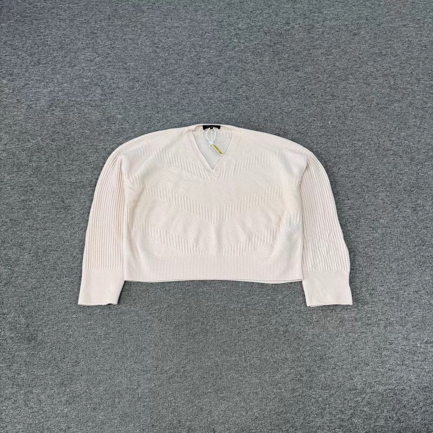 Loro Piana Loro Piana Light Pink V-neck Batwing Cropped Cashmere M Size M / US 6-8 / IT 42-44 - 1 Thumbnail