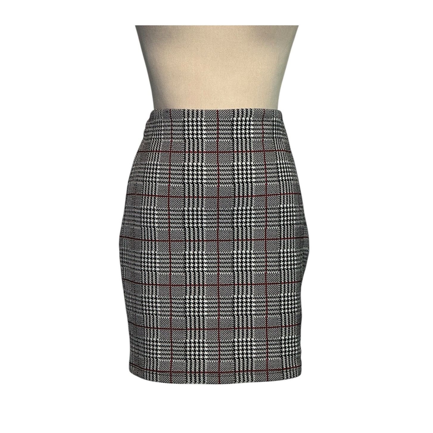 Bershka Bershka black white plaid pull on mini skirt size Medium Size 30" / US 8 / IT 44 - 1 Thumbnail